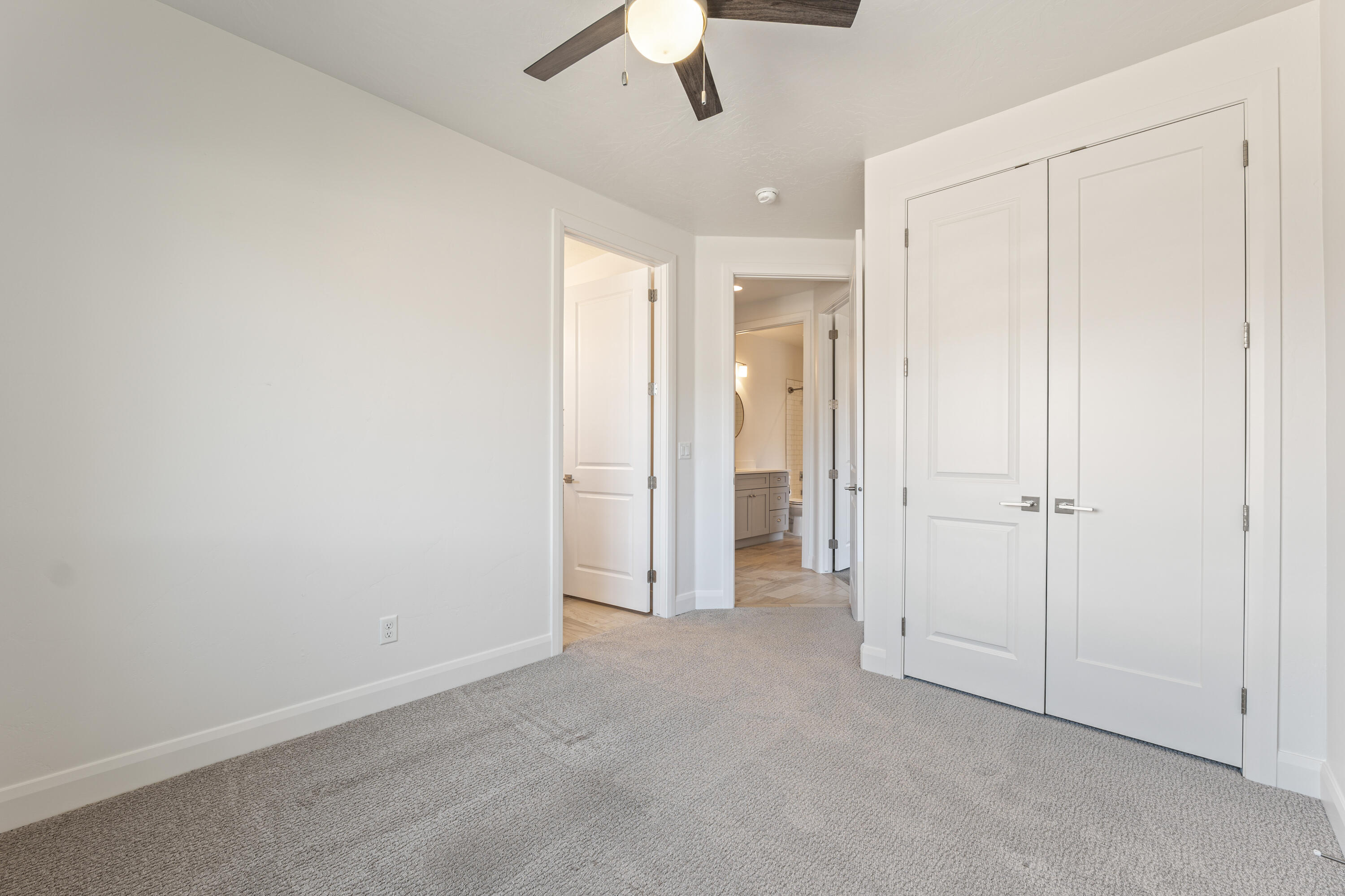 WARNER GATEWAY - Residential