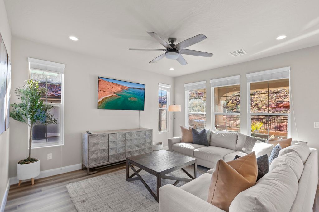 Photo of 2343 E Escondido DR, Washington, UT 84780 (MLS # 25-266111)