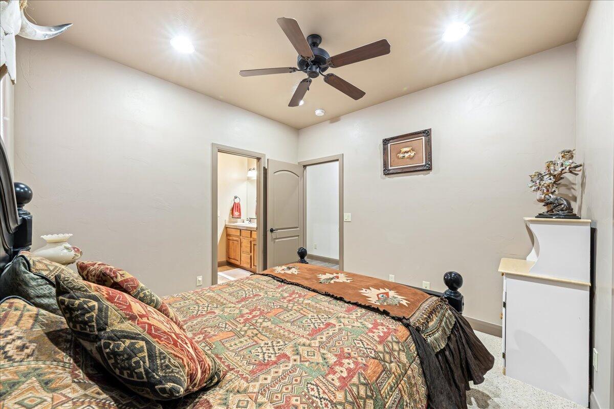 DIAMOND VALLEY ACRES - Residential