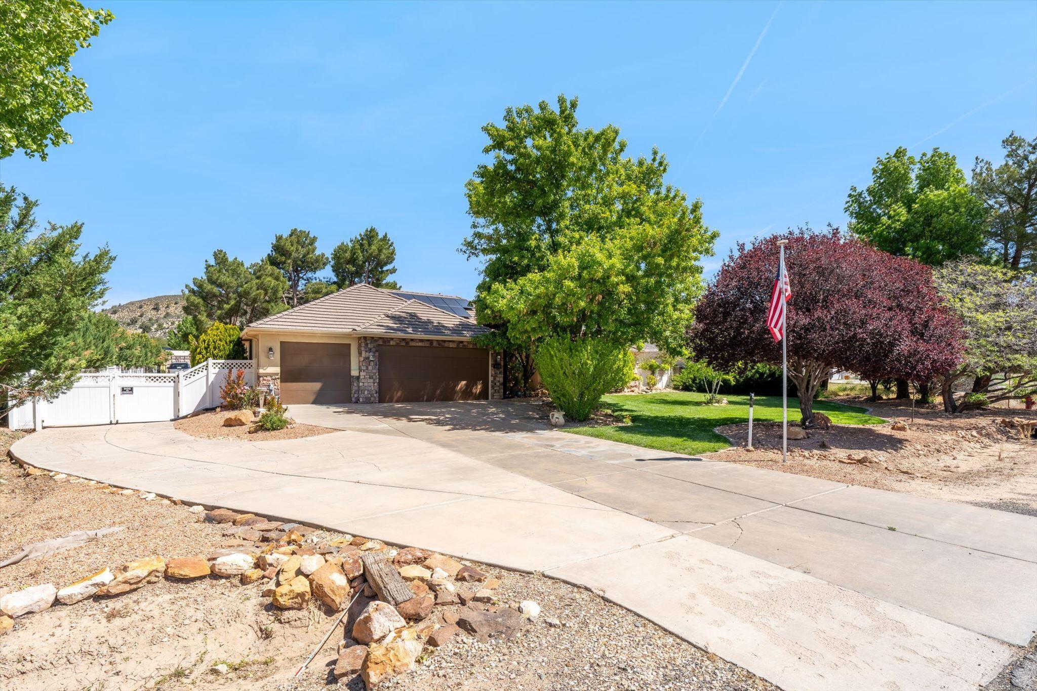 DIAMOND VALLEY ACRES - Residential