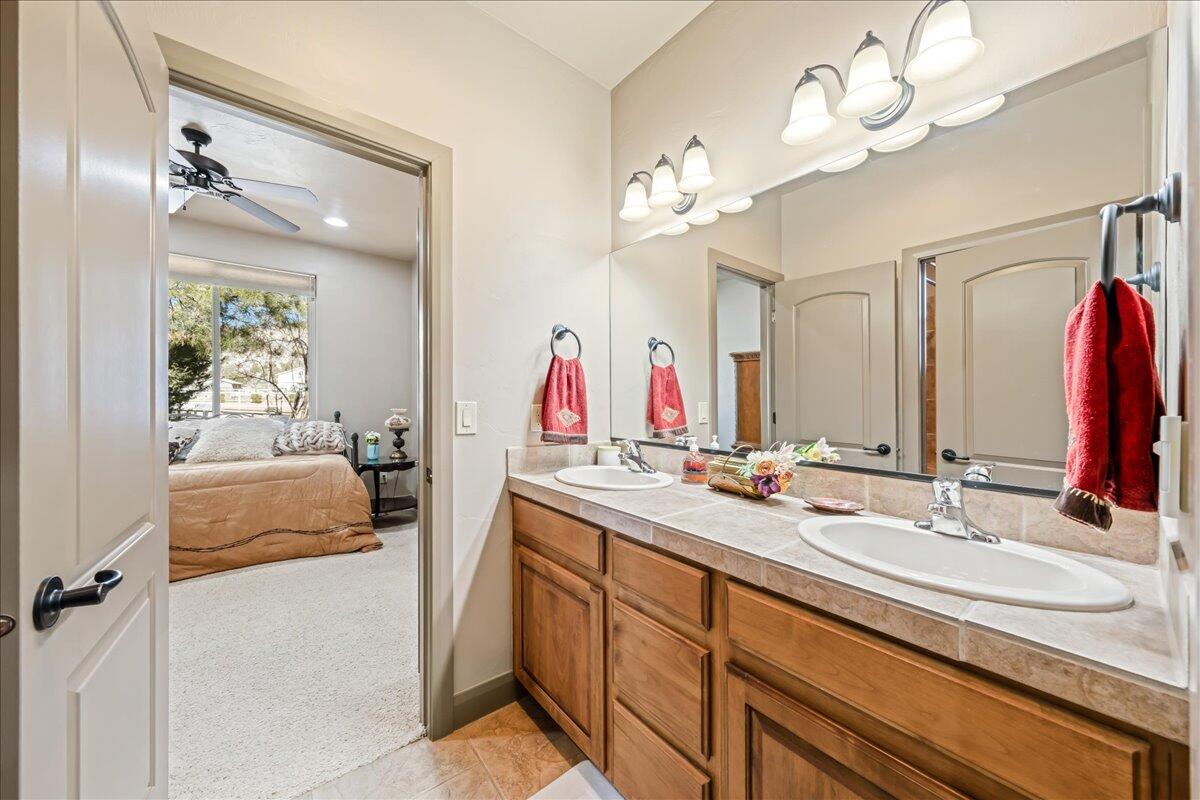 DIAMOND VALLEY ACRES - Residential