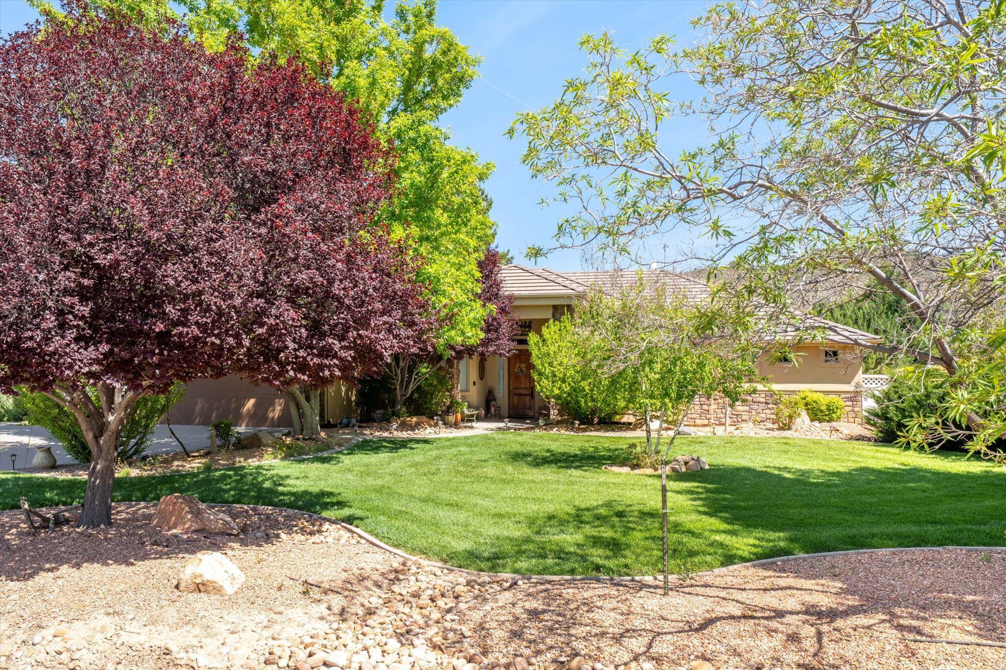 DIAMOND VALLEY ACRES - Residential