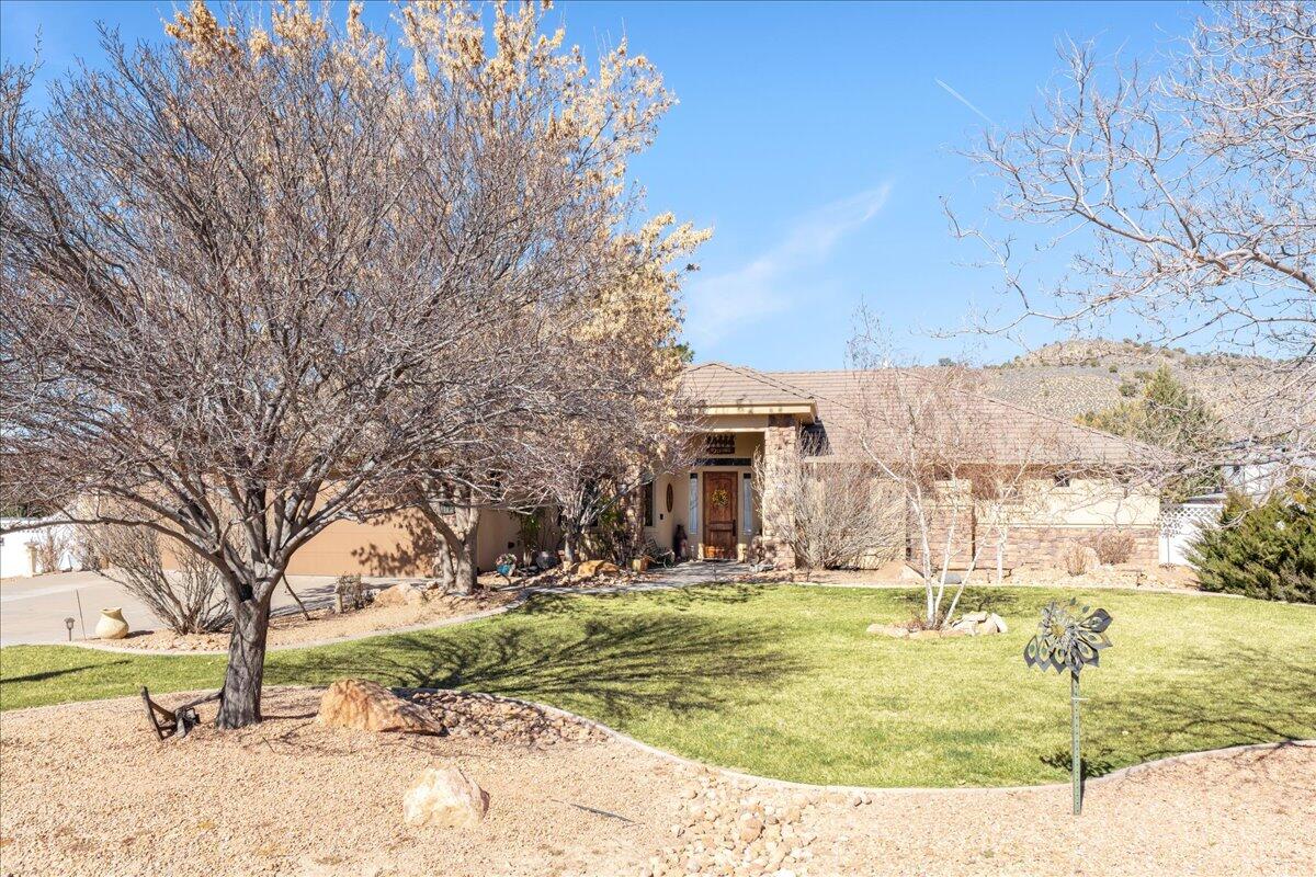 DIAMOND VALLEY ACRES - Residential