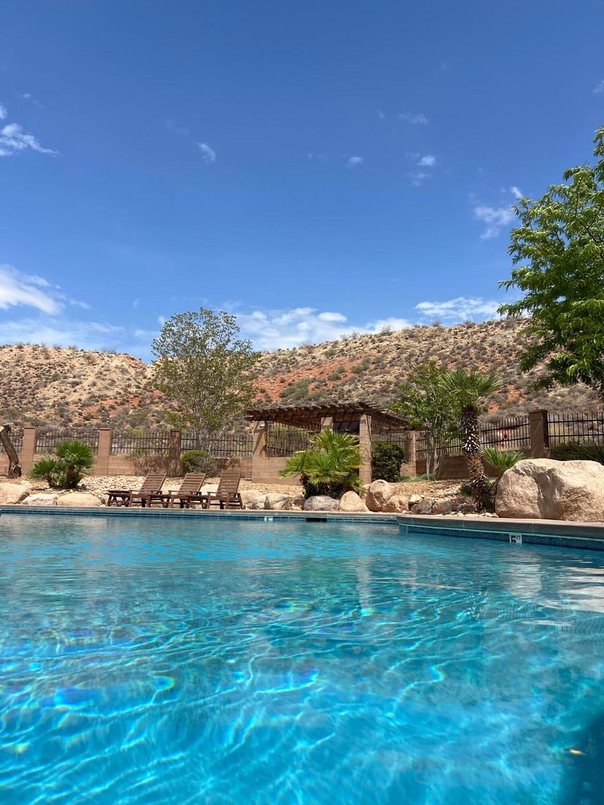 Short Term Rental LOCATION & AMENITIES ! Choose your own Property Management. 

 Ground-level units with underground parking

 Minutes from the freeway
 45 minutes to Zion National Park 
 1.5 hours to Las Vegas 
 Walking distance to the brand-new Family Fun Center 

Whether you're looking for cash flow, a getaway spot, or a long-term investment in one of the fastest-growing areas of Southern Utah, this opportunity checks all the boxes.