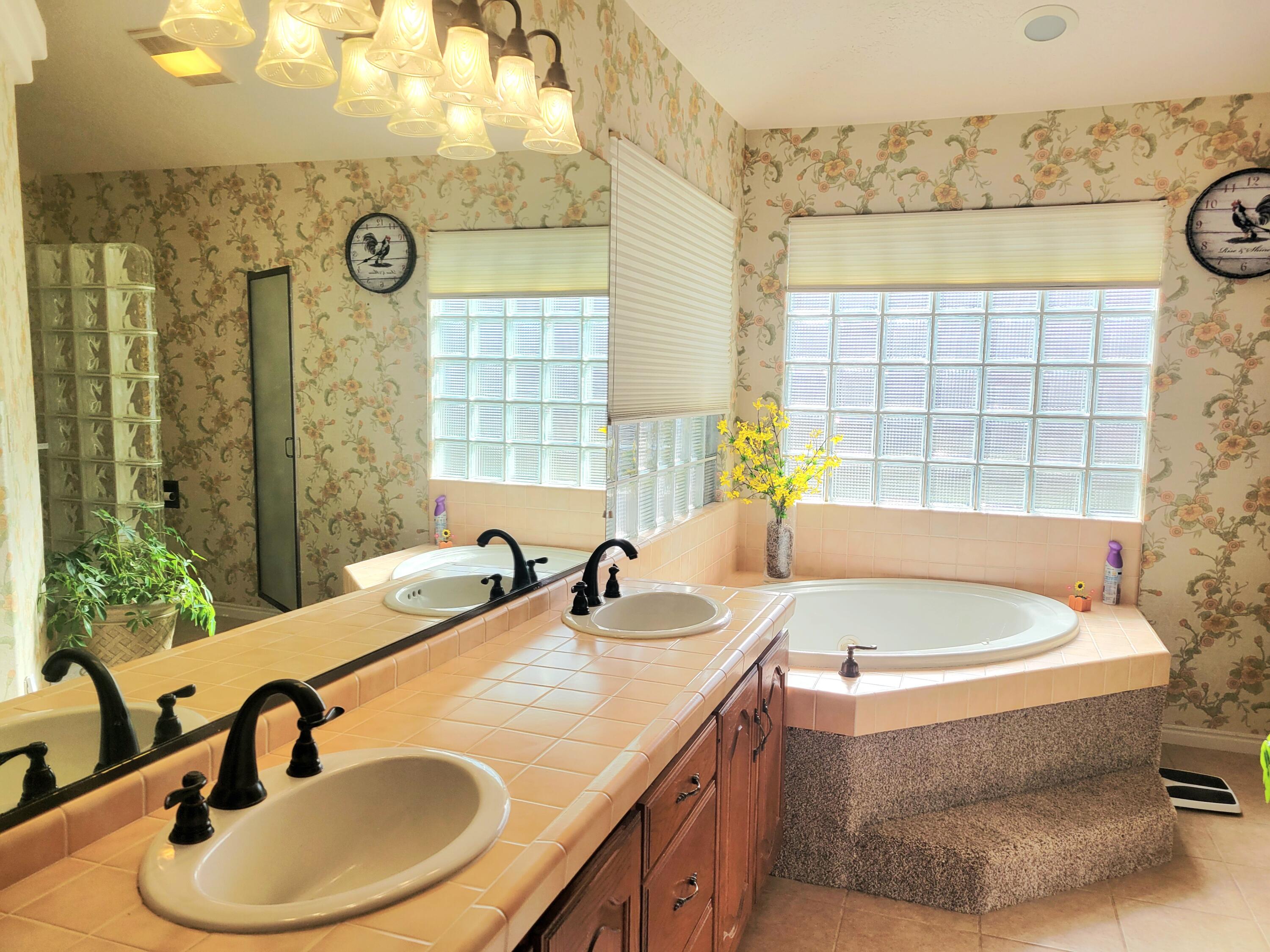 RANCHO BLOOMINGTON - Residential