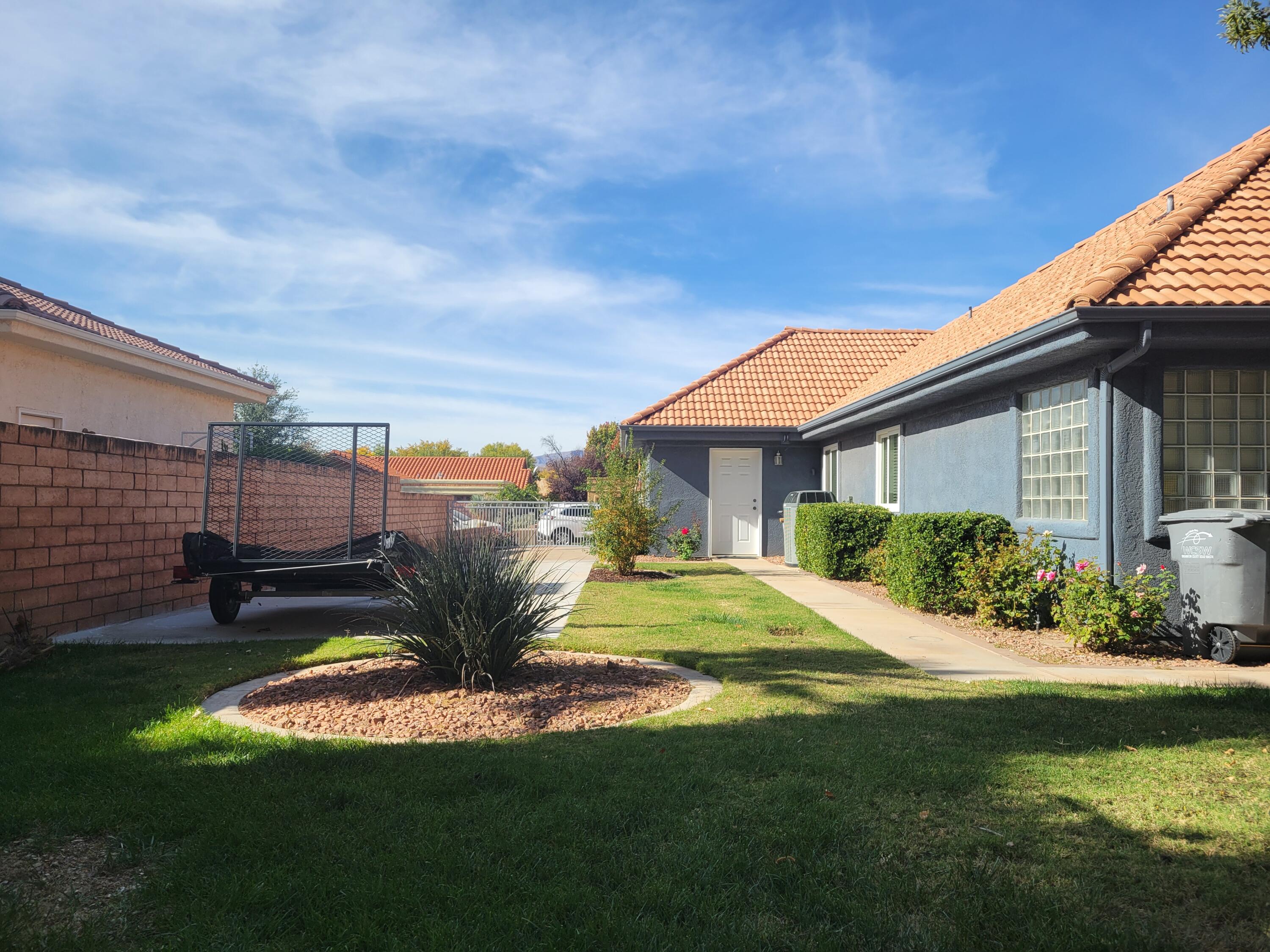 RANCHO BLOOMINGTON - Residential