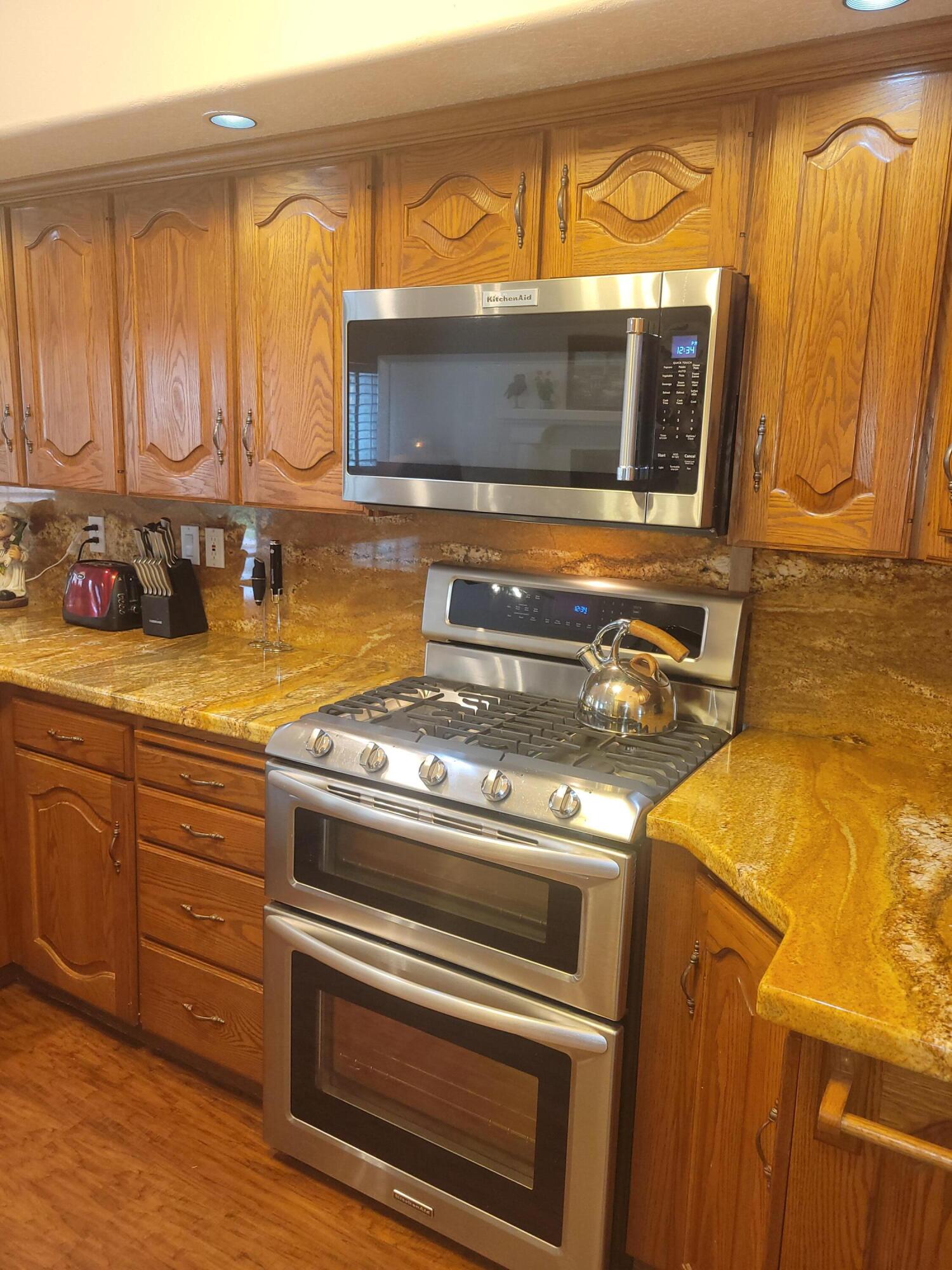 RANCHO BLOOMINGTON - Residential