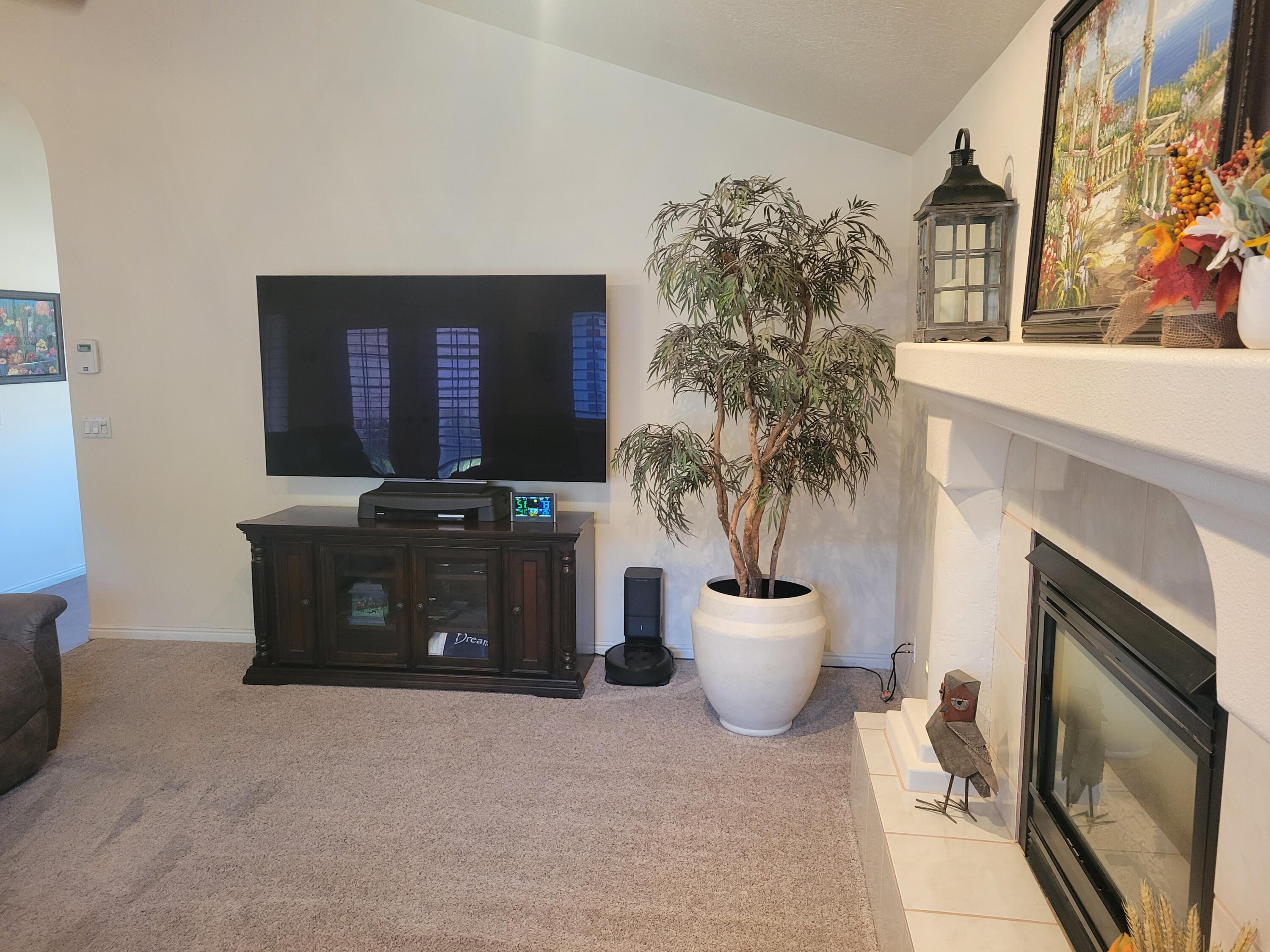 RANCHO BLOOMINGTON - Residential