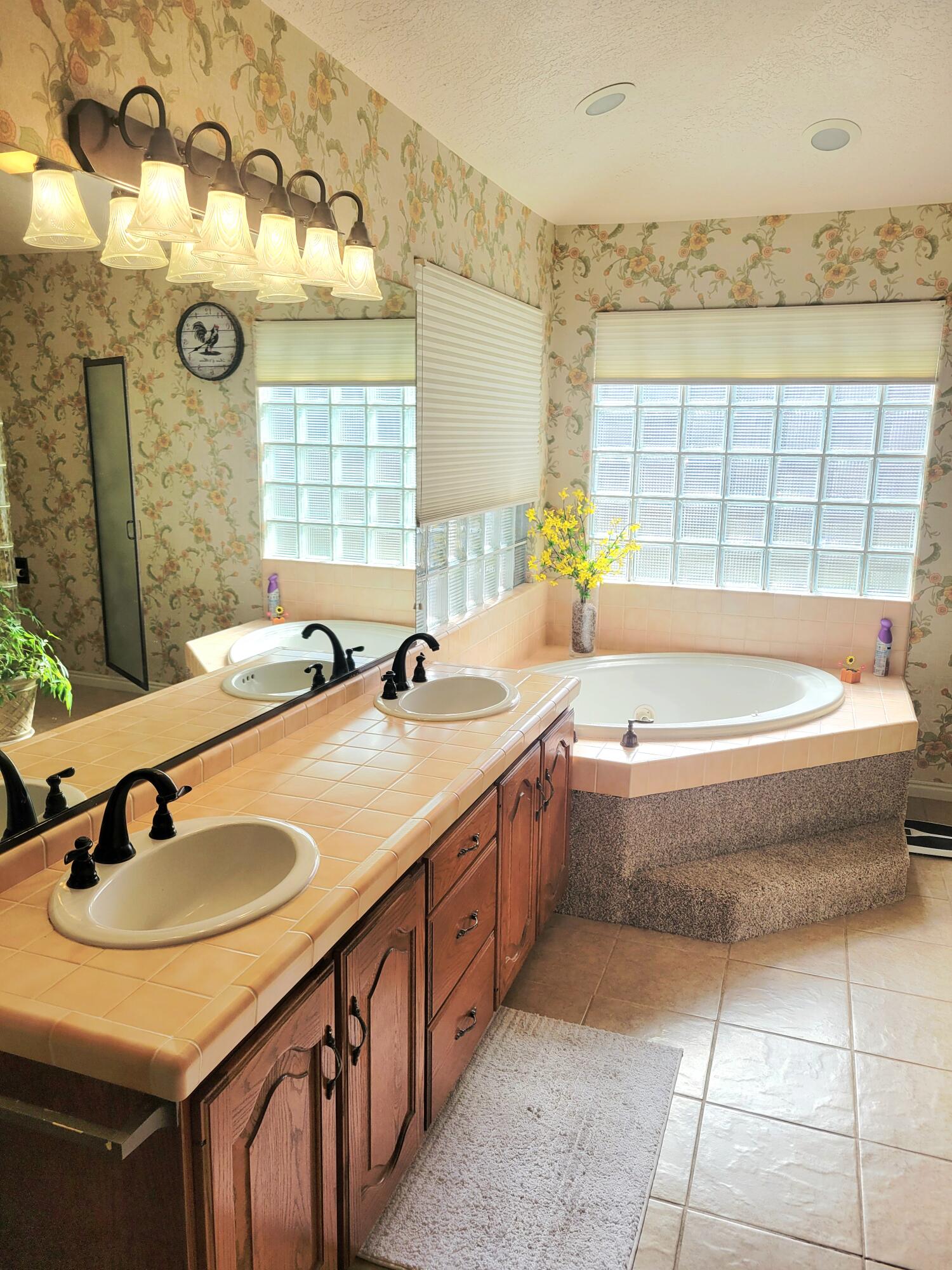 RANCHO BLOOMINGTON - Residential