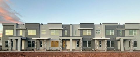 Photo of 1084 E Malibu Lane 142 #142, Washington, UT 84780 (MLS # 26-273319)