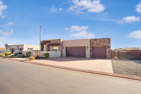 Tiny photo for 513 W 80 S, Ivins, UT 84738 (MLS # 26-276073)