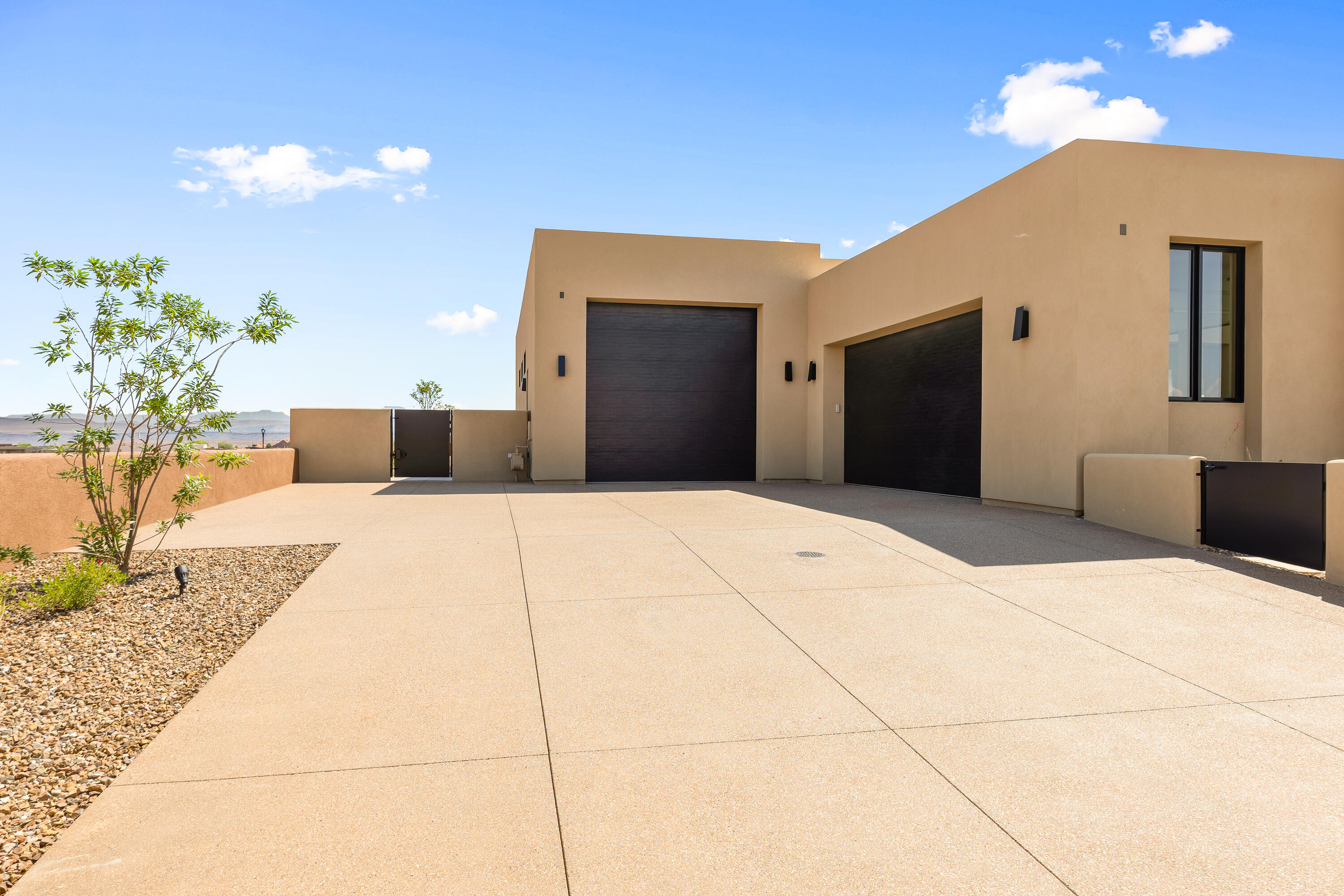 ESTATES AT SAND HOLLOW - Residential