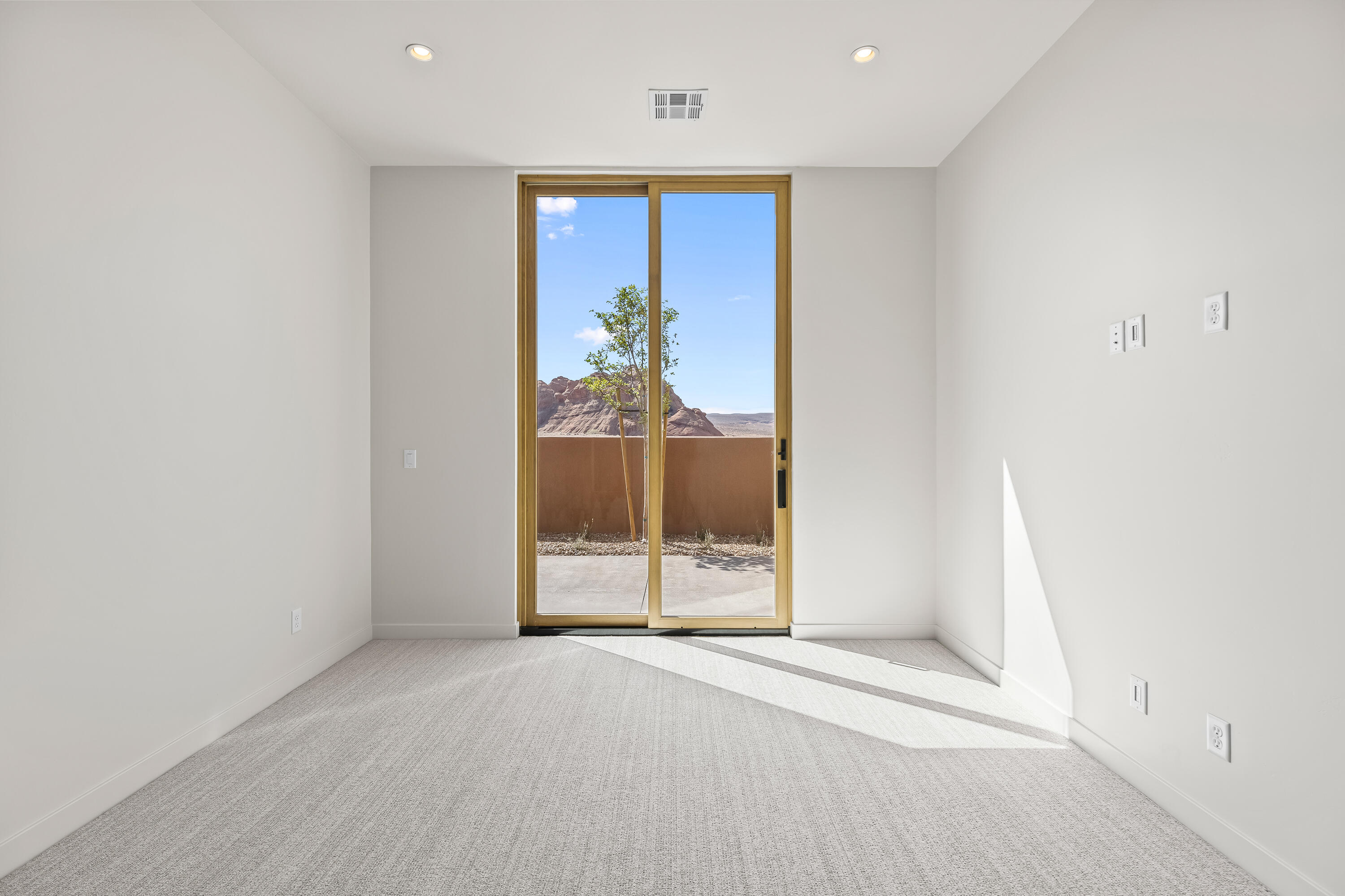 ESTATES AT SAND HOLLOW - Residential