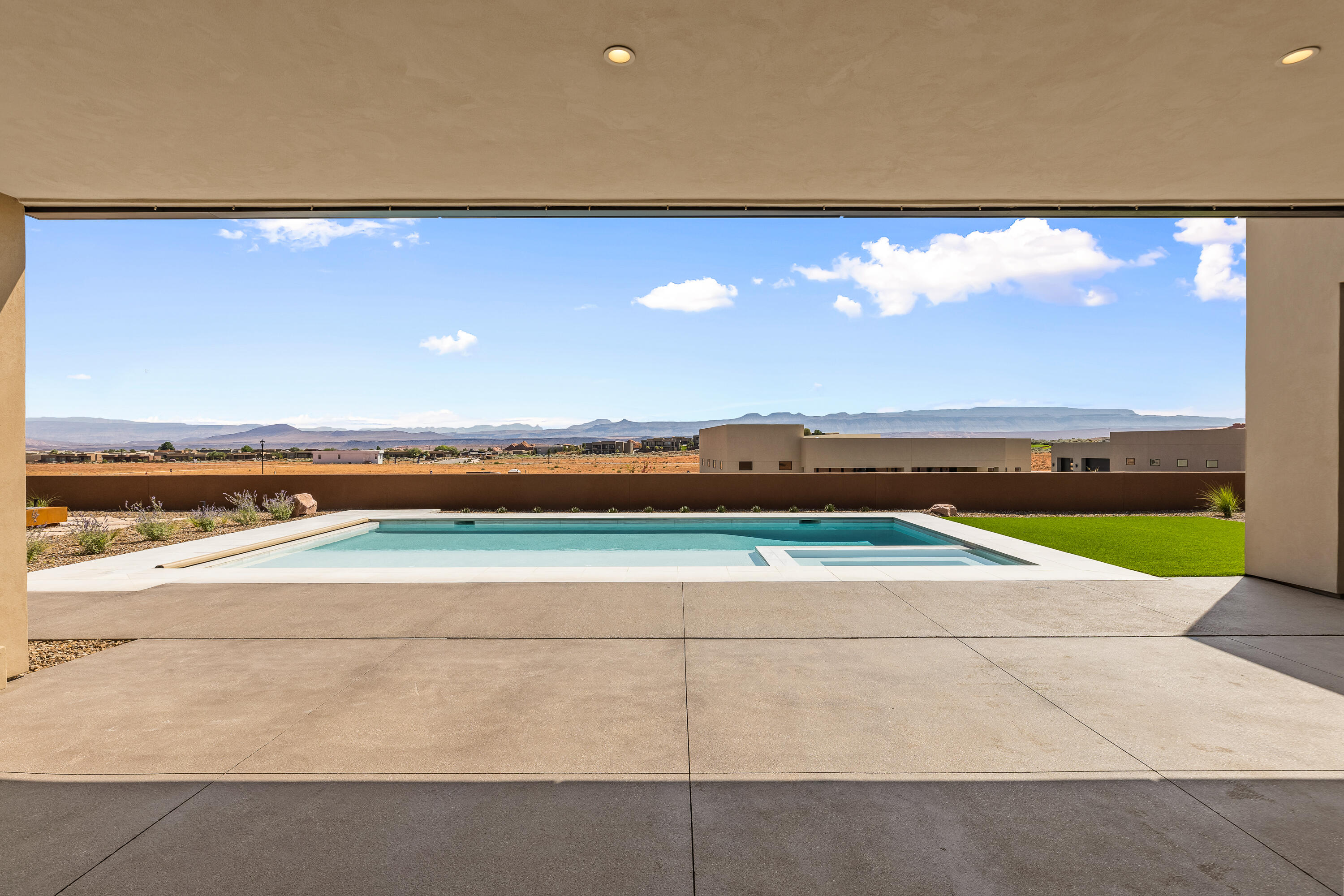 ESTATES AT SAND HOLLOW - Residential