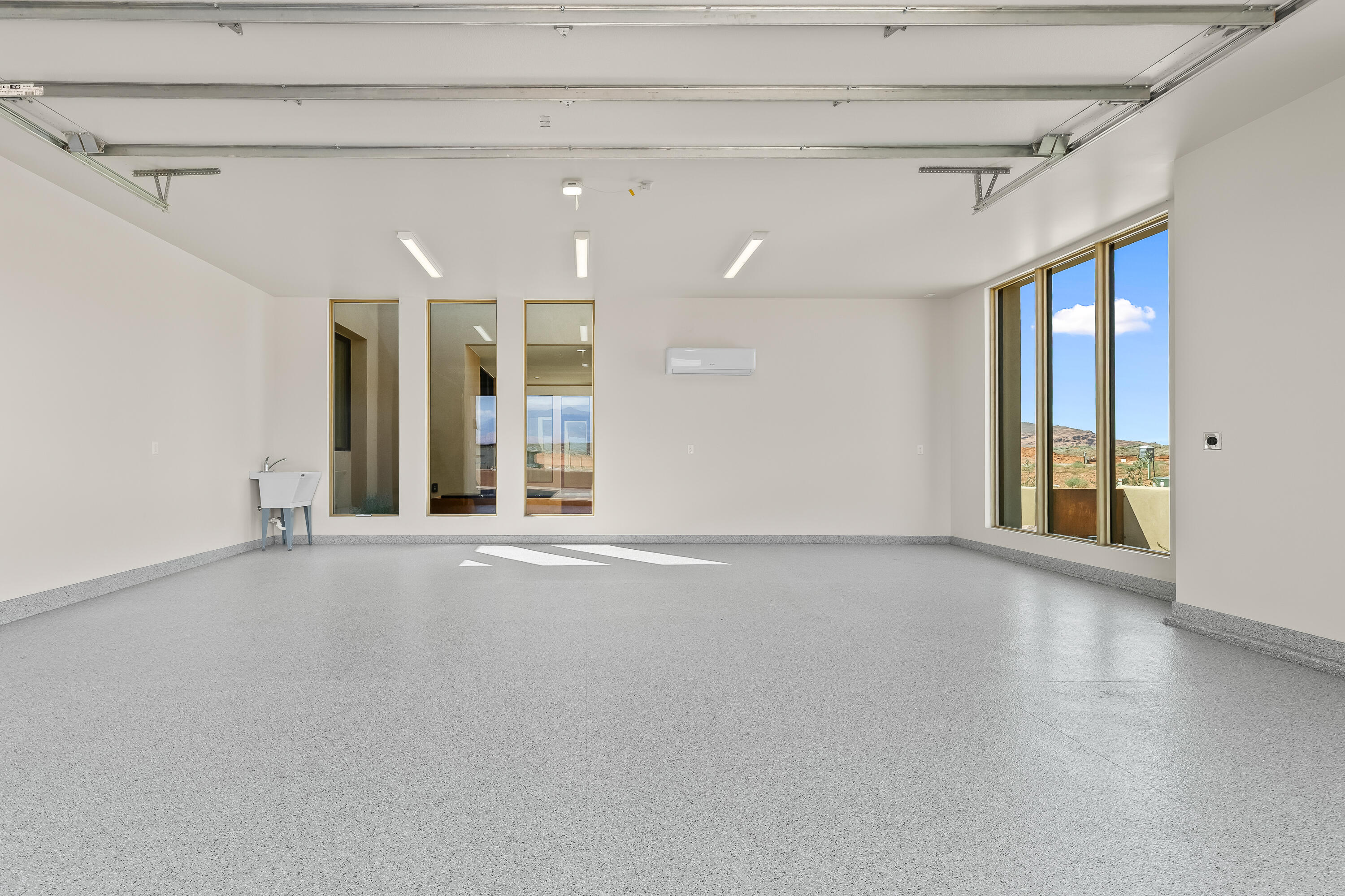 ESTATES AT SAND HOLLOW - Residential