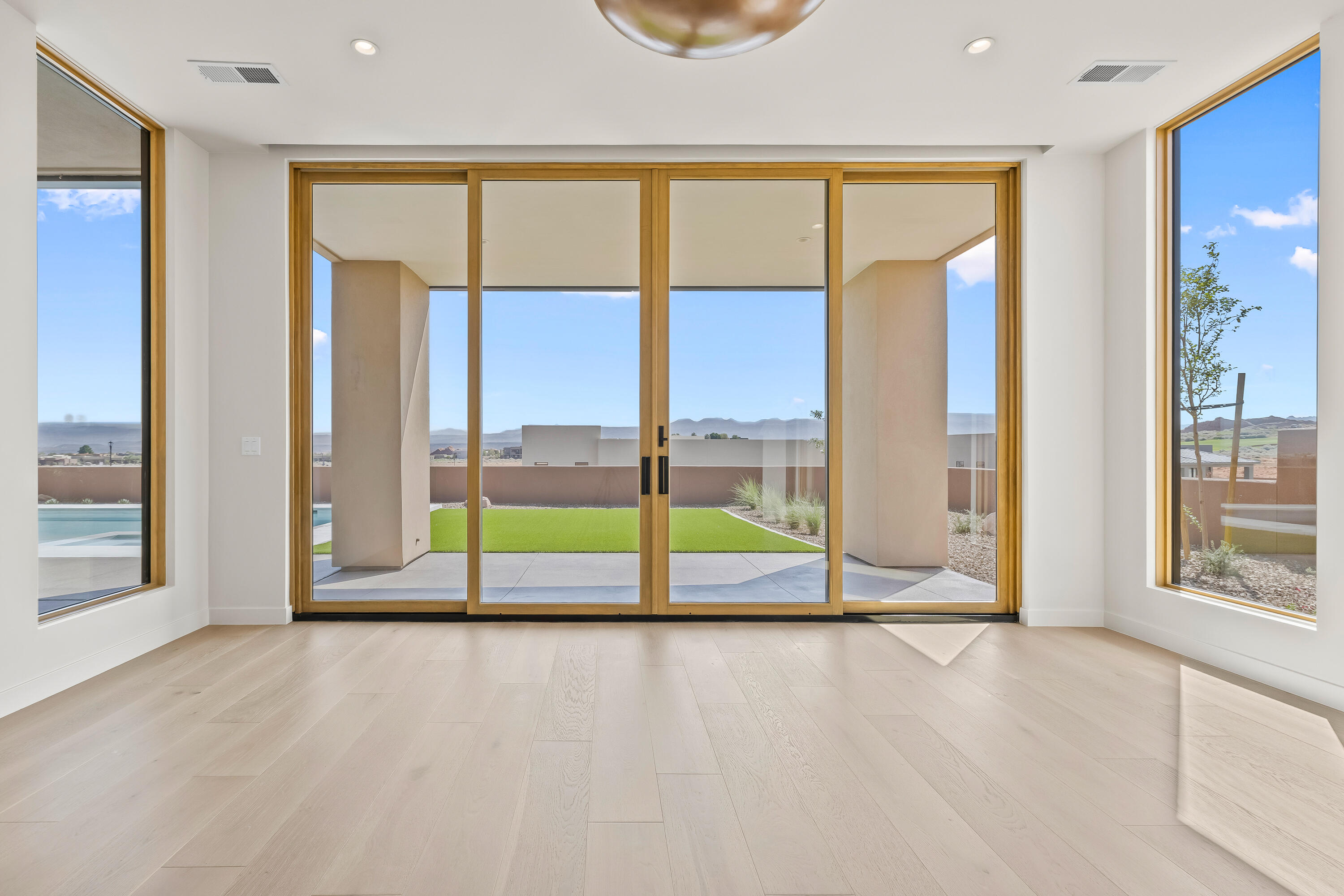 ESTATES AT SAND HOLLOW - Residential