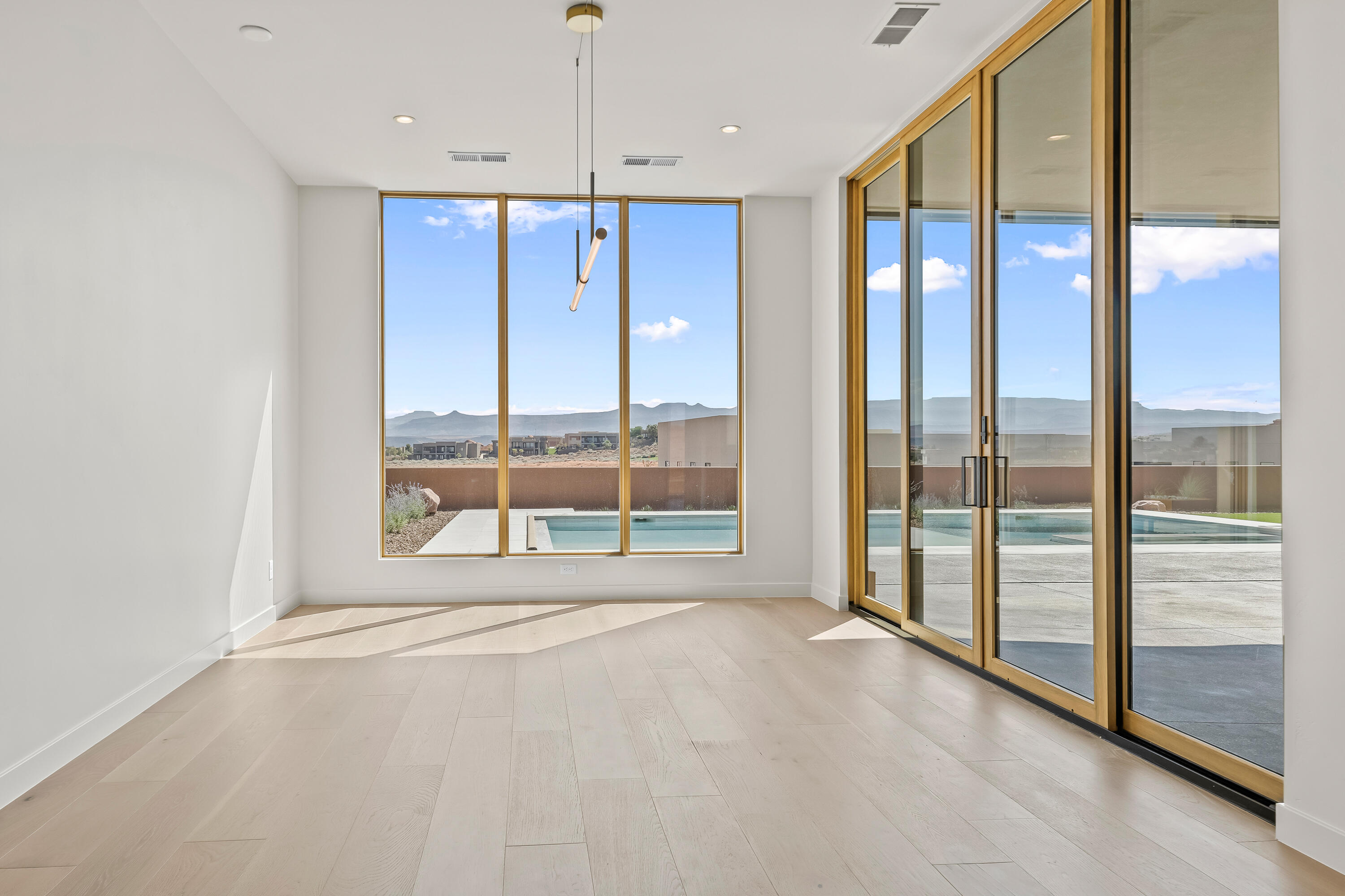 ESTATES AT SAND HOLLOW - Residential