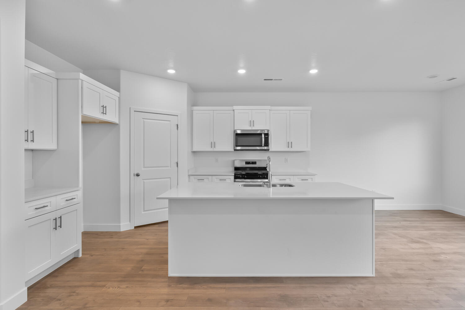 STANDING ROCK WEST AT LONG VALLEY - Residential