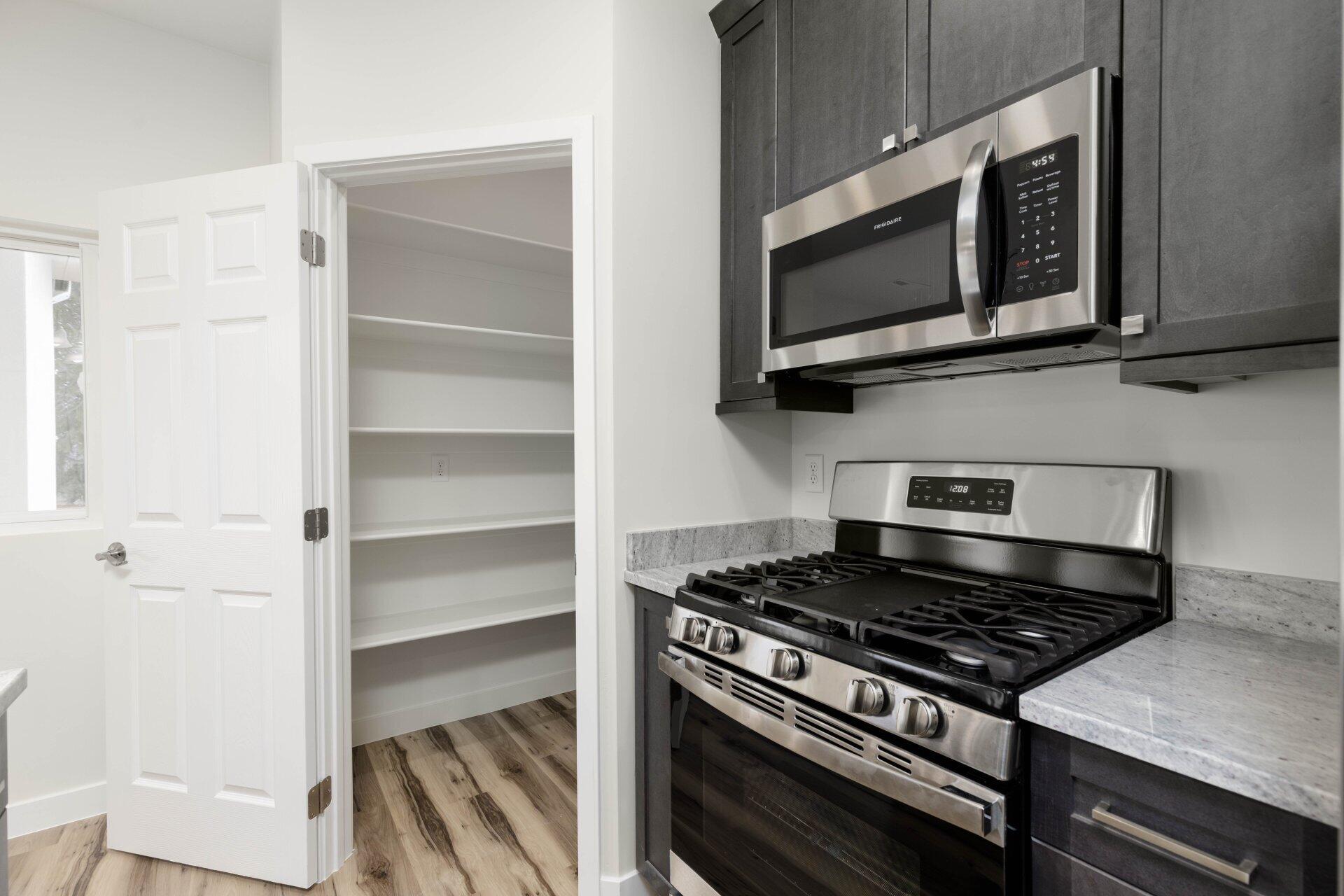 CEDAR POINT - Residential