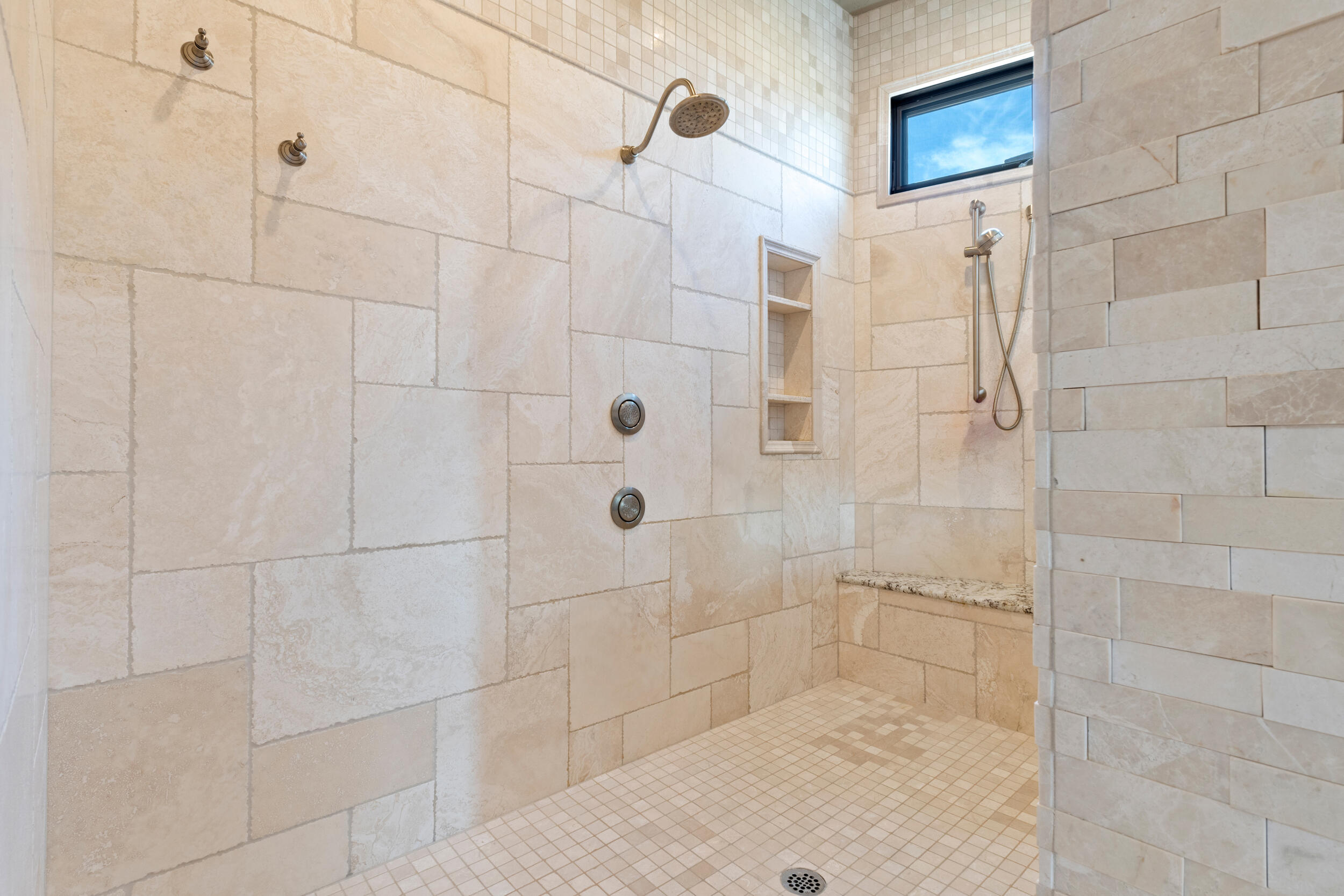 STONE CLIFF - Residential