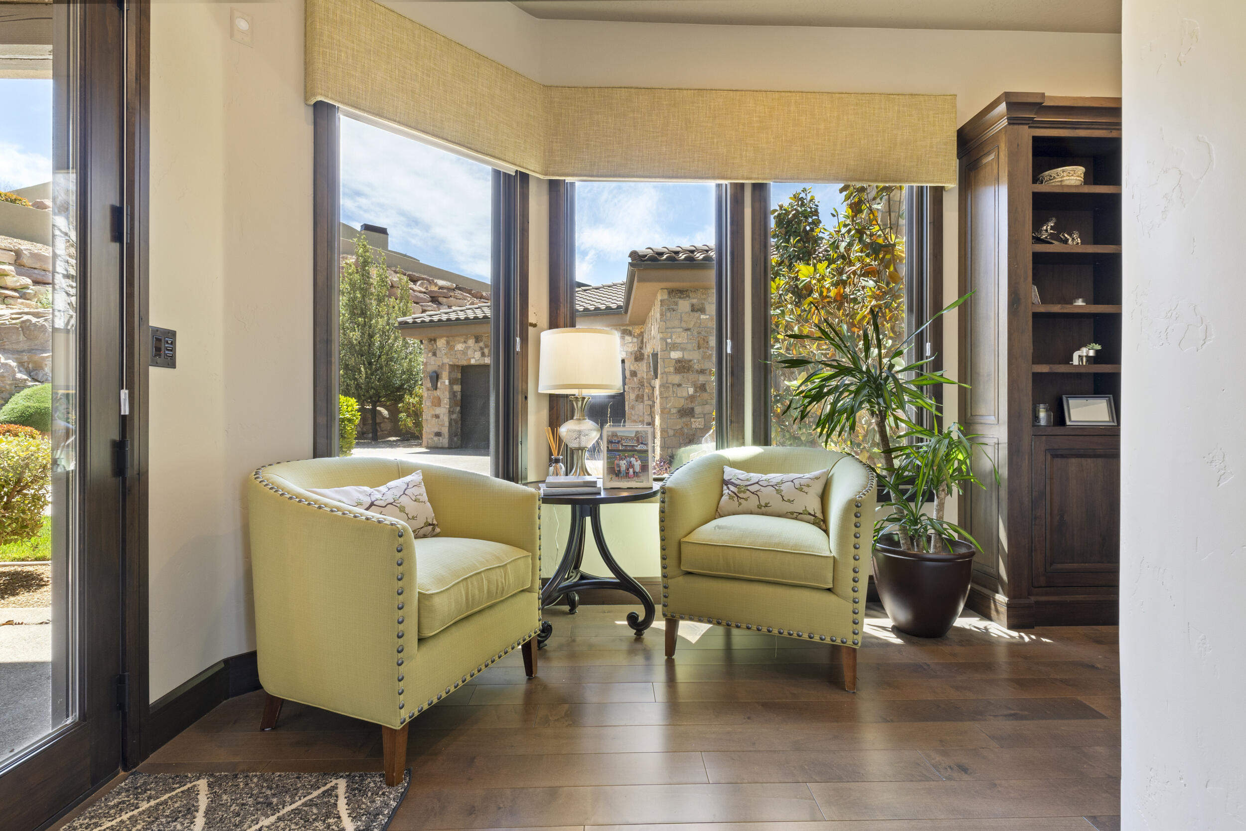 STONE CLIFF - Residential