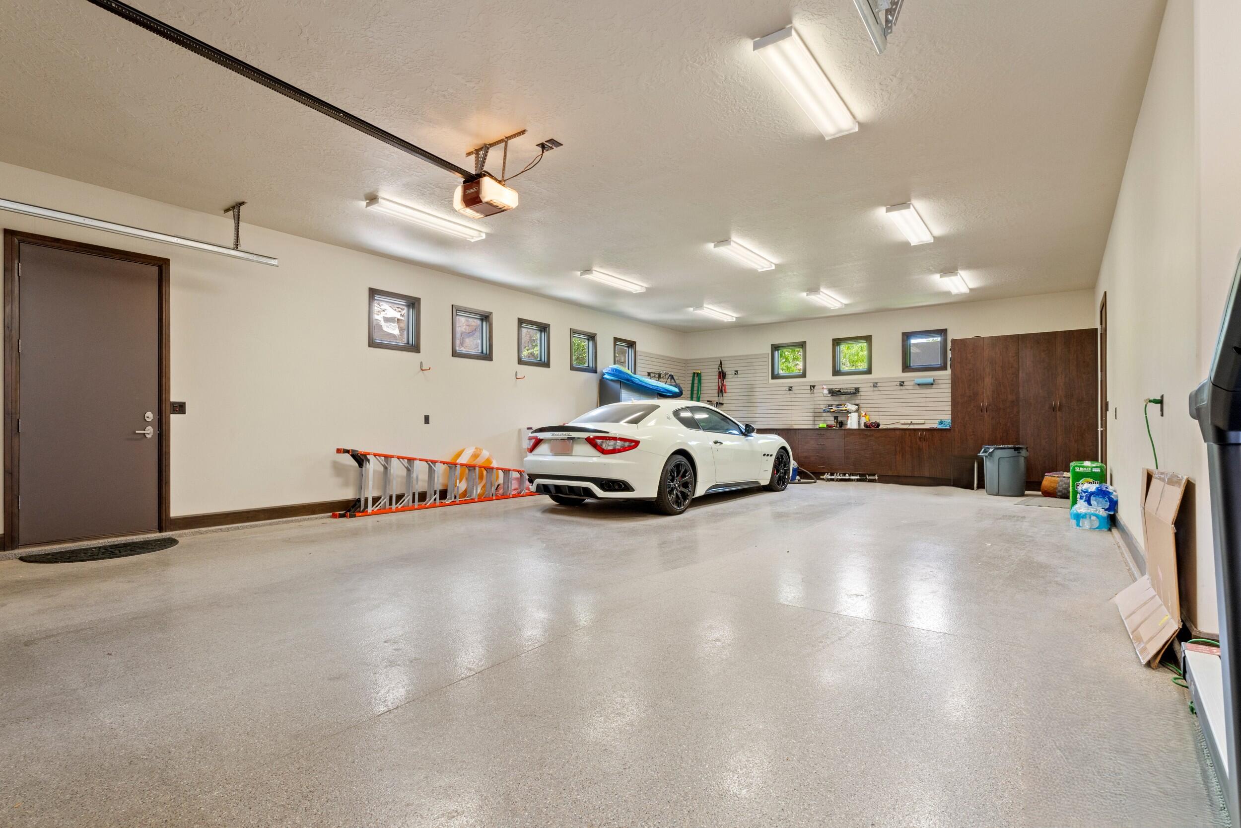 STONE CLIFF - Residential