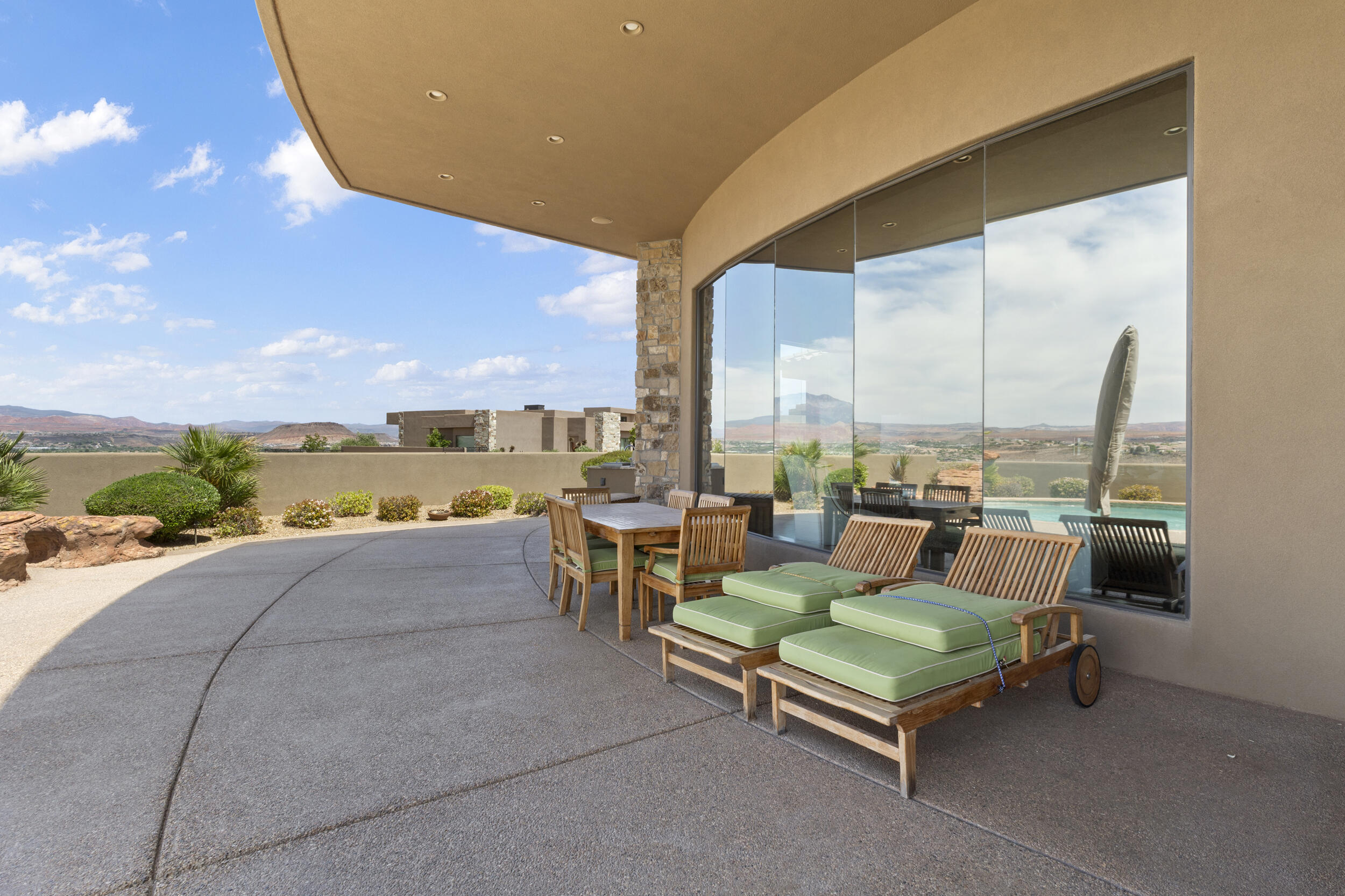 STONE CLIFF - Residential