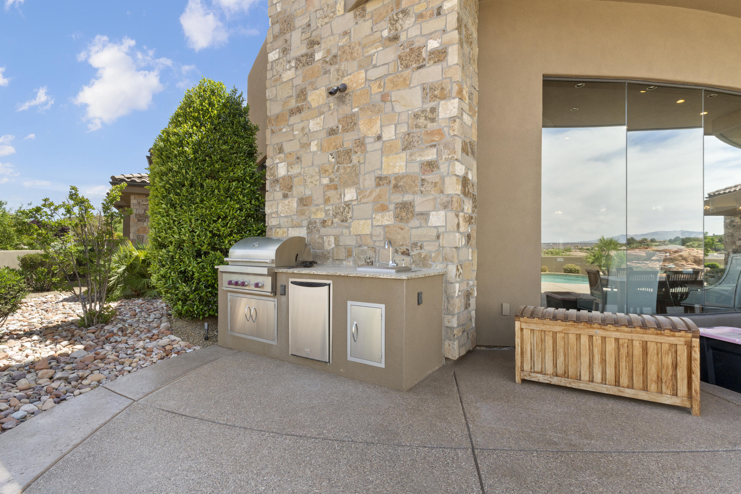 STONE CLIFF - Residential