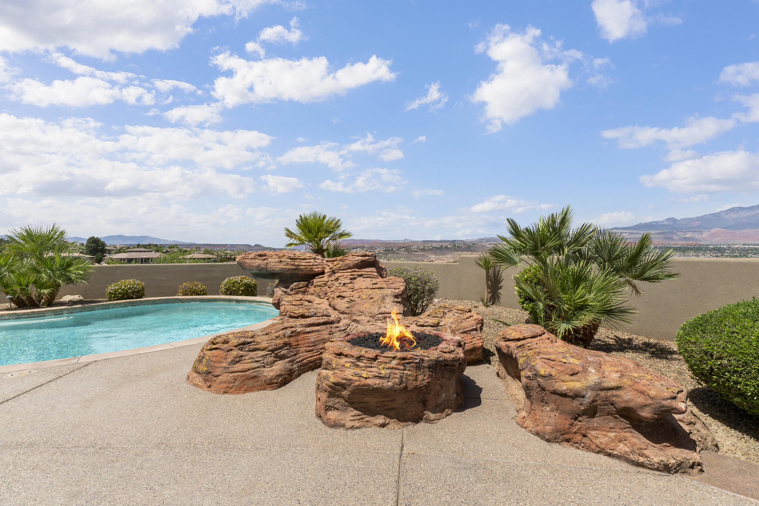 STONE CLIFF - Residential