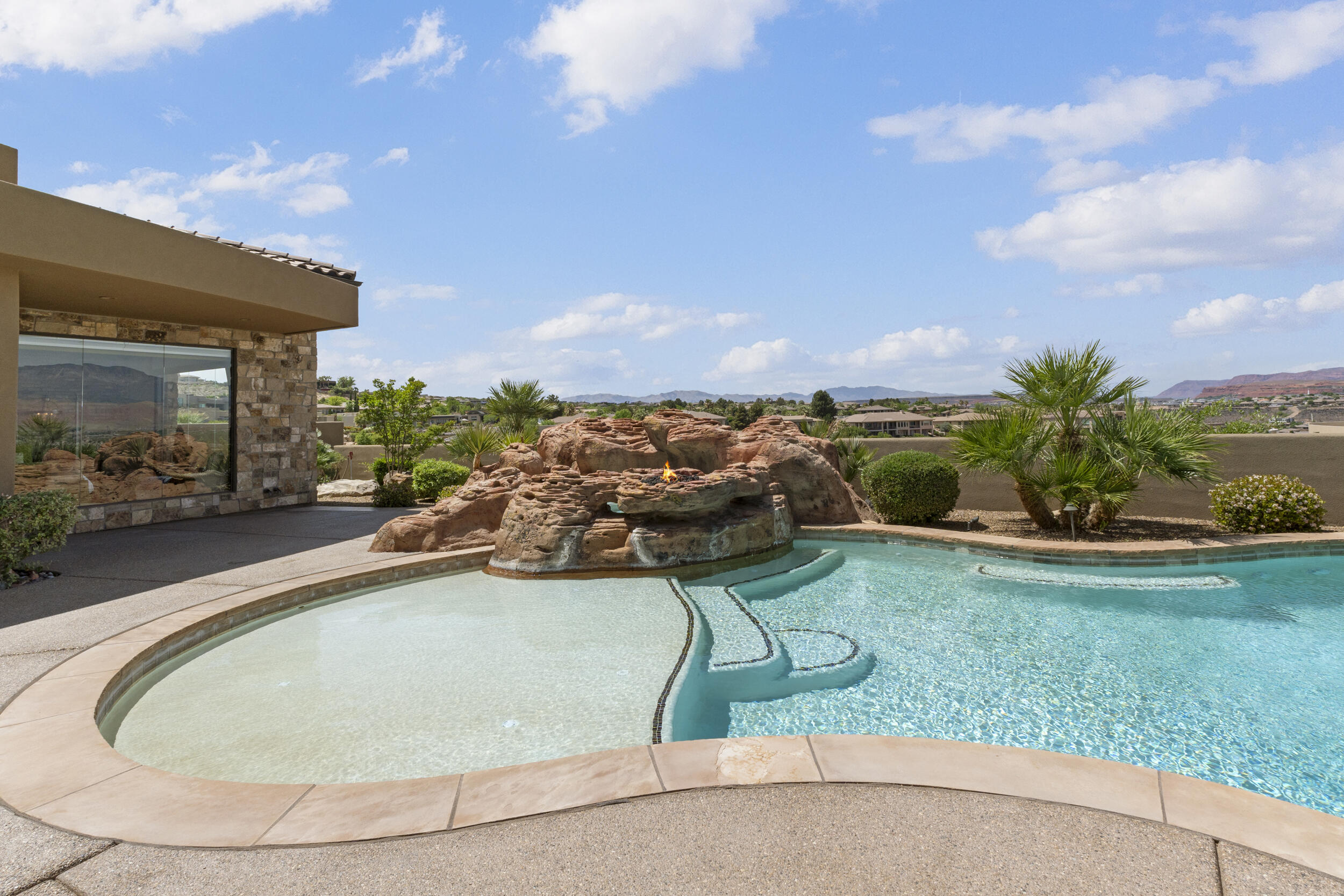 STONE CLIFF - Residential