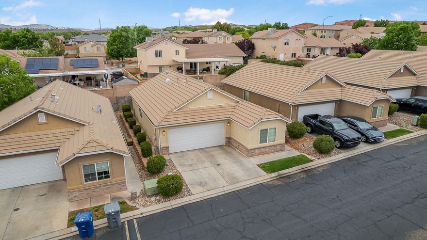 A Huge Price drop and Cash! Beautiful home for sale in Fox Cove! Great location and close to everything.  Great investment or perfect for 1st time buyer! Move in ready! Home is occupied, but easy to show. Please give sellers an hour notice for showings and remove shoes. Text agent to set up a showing. Buyer is advised to obtain an independent measurement.