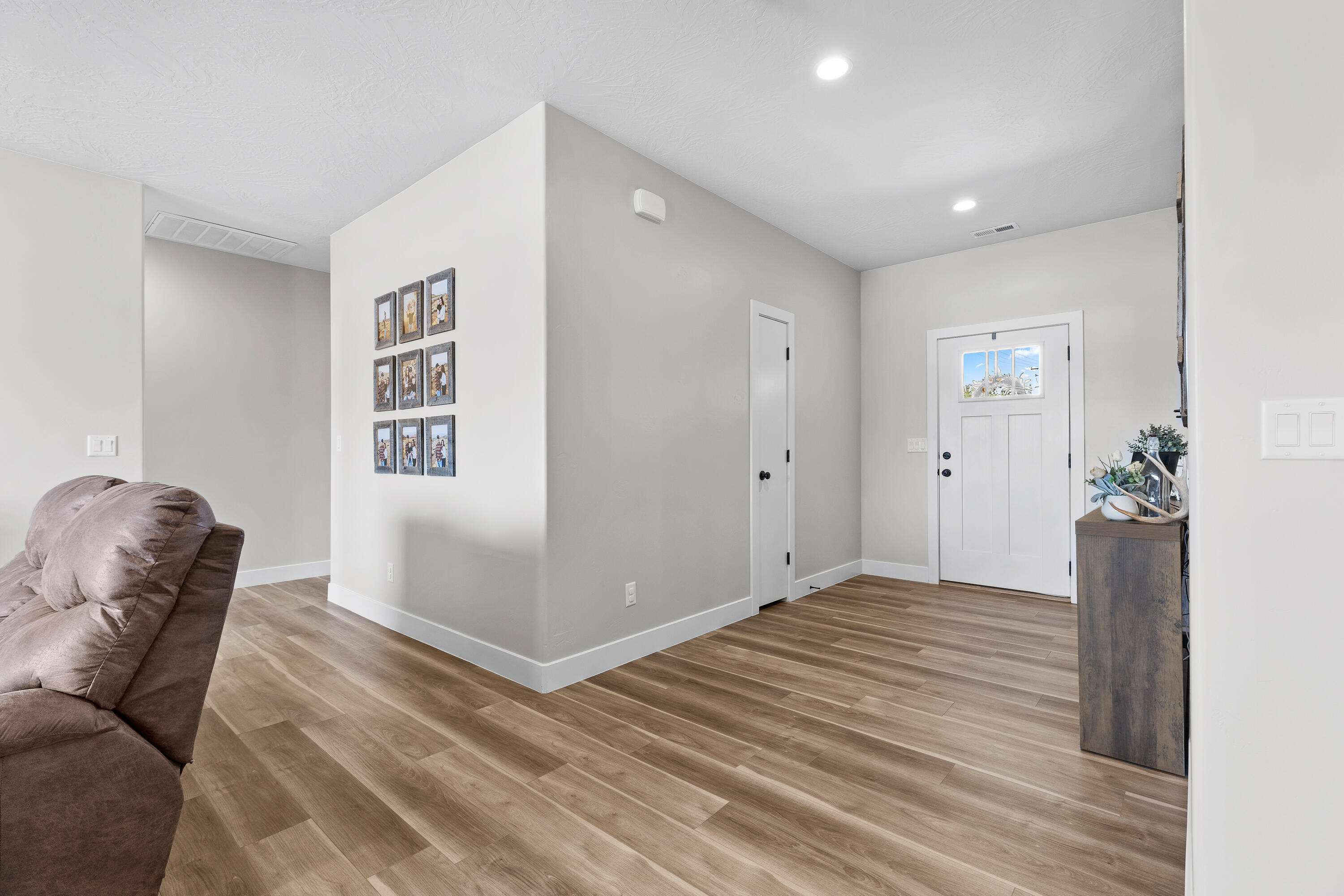 POINT BREAK - Residential