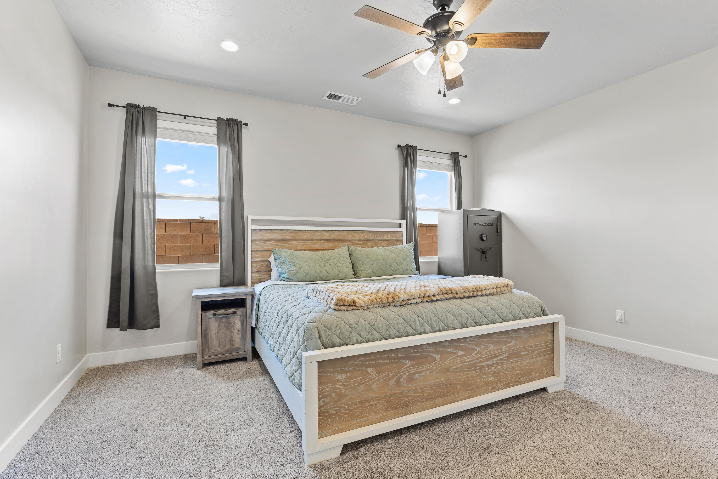 POINT BREAK - Residential