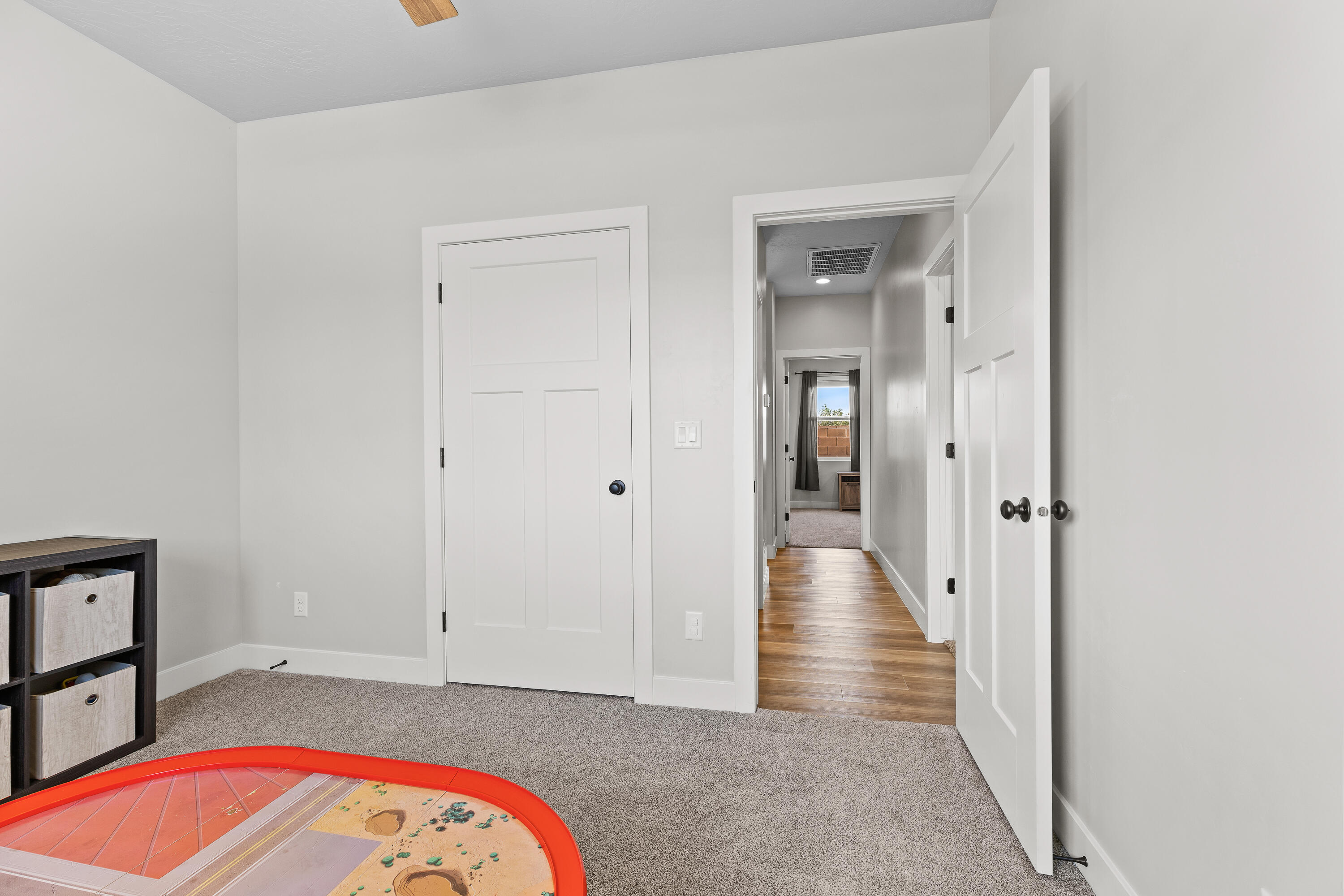 POINT BREAK - Residential