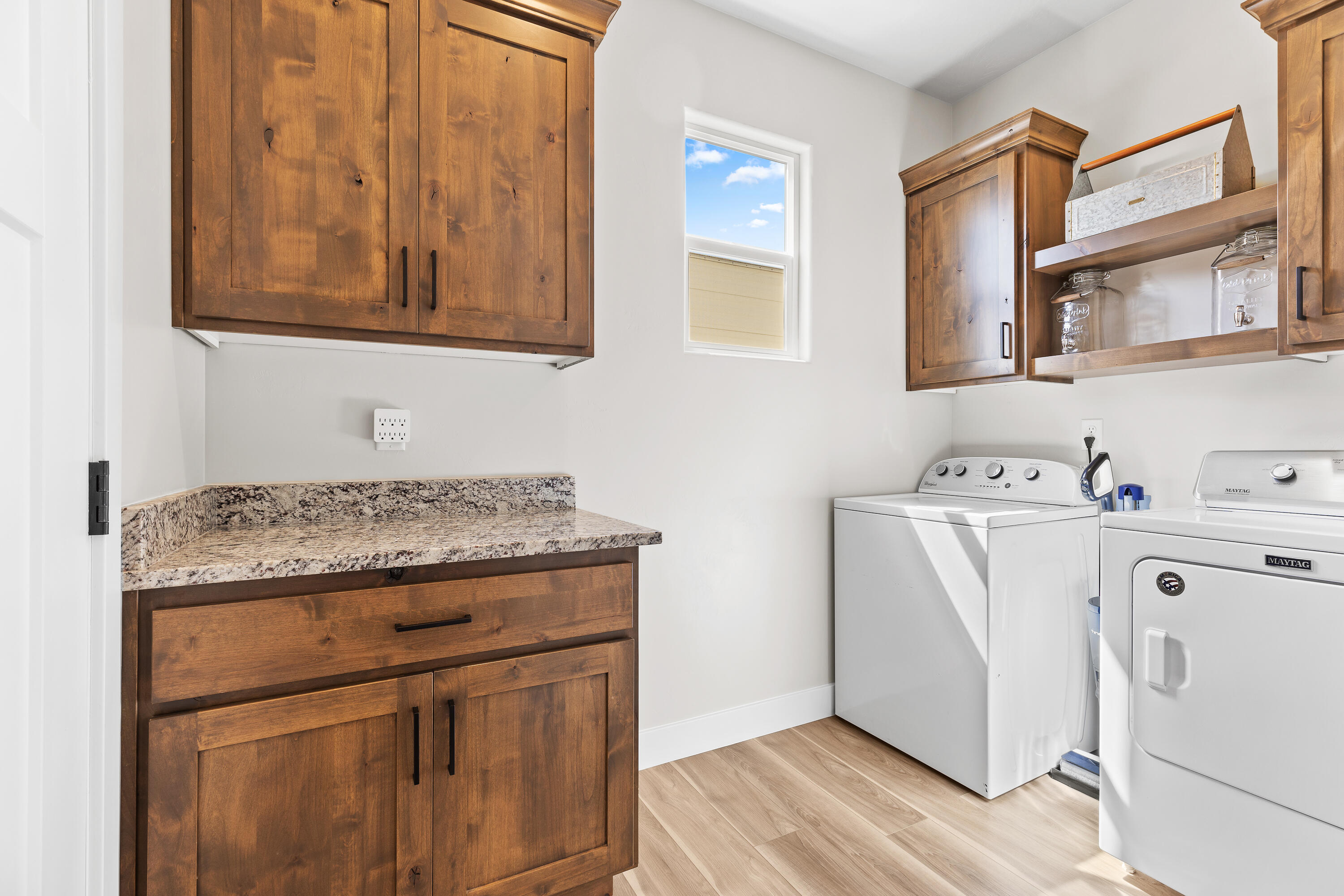 POINT BREAK - Residential