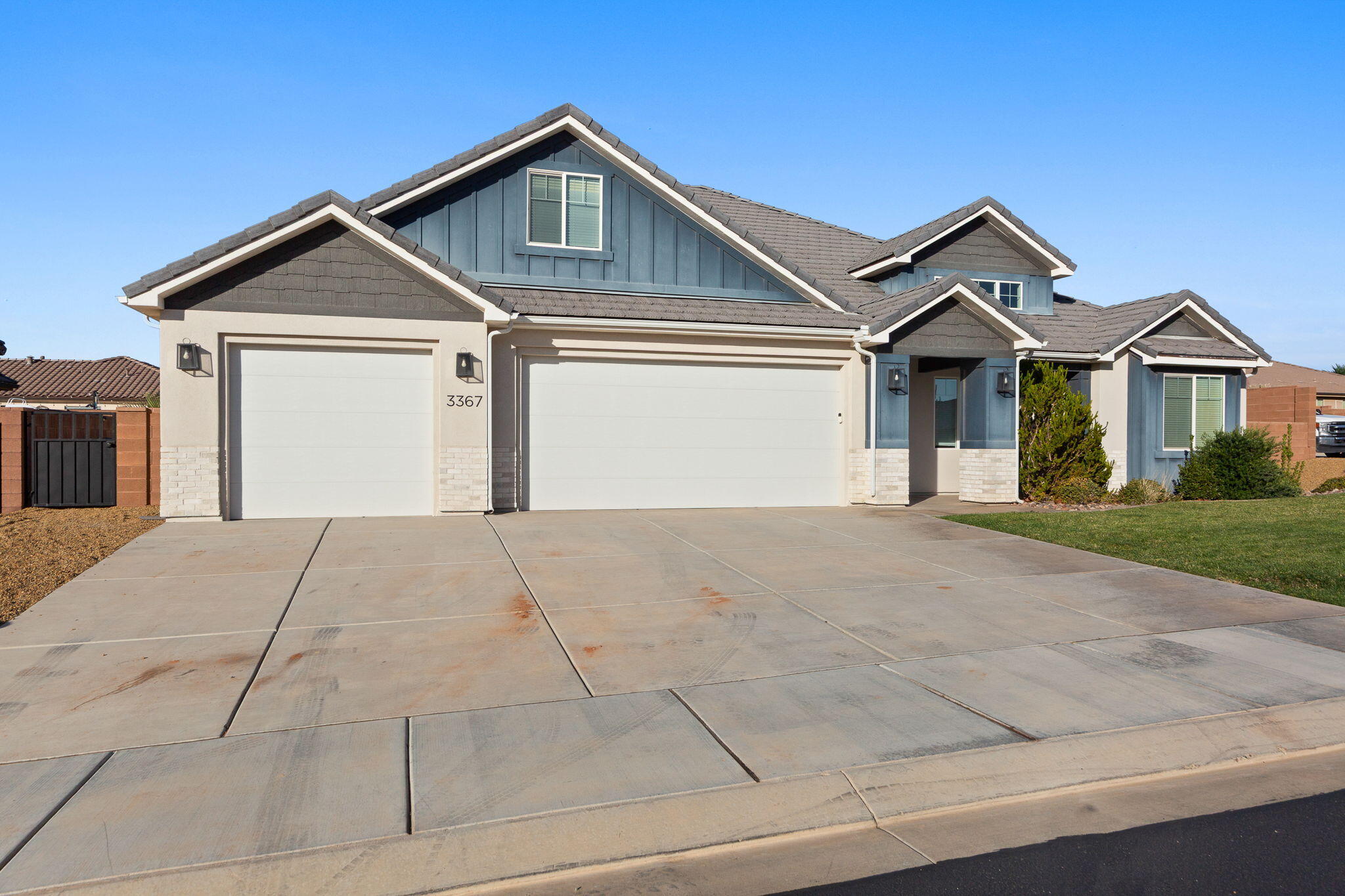 3367 Chimney Rock DR