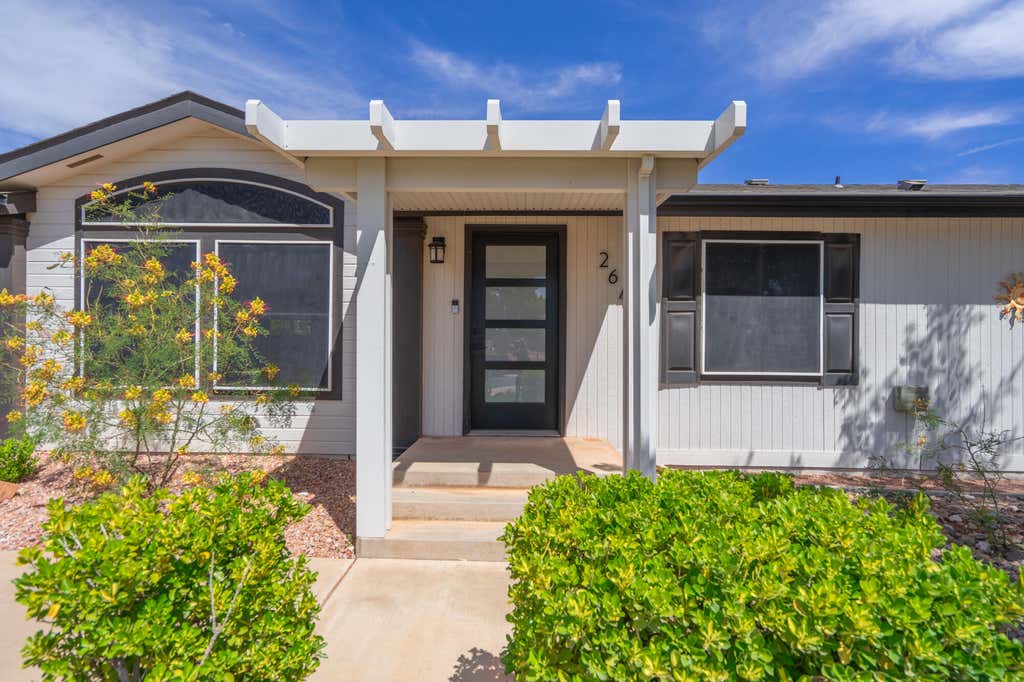 Photo of 264 N 100 W, Ivins, UT 84738 (MLS # 26-274175)