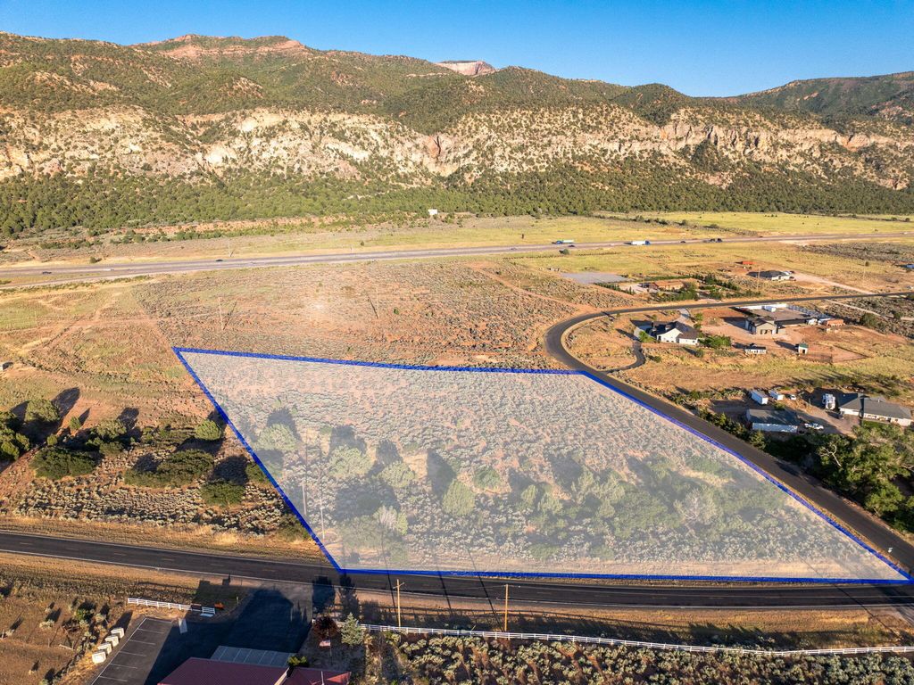 Photo of 1463 S Old Highway 91, New Harmony, UT 84757 (MLS # 26-273542)