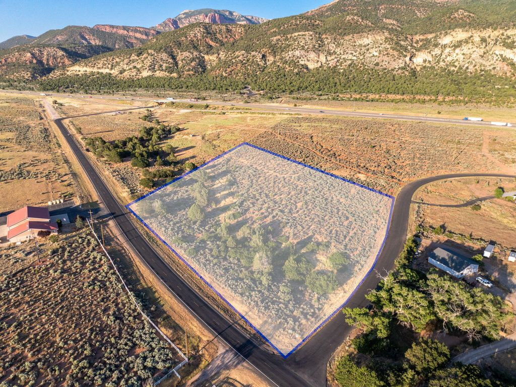 Photo of 1463 S Old Highway 91, New Harmony, UT 84757 (MLS # 26-273542)
