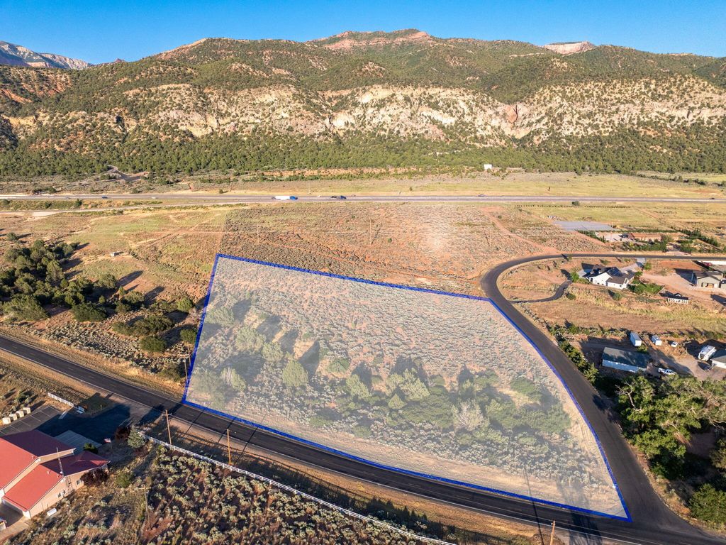 Photo of 1463 S Old Highway 91, New Harmony, UT 84757 (MLS # 26-273542)