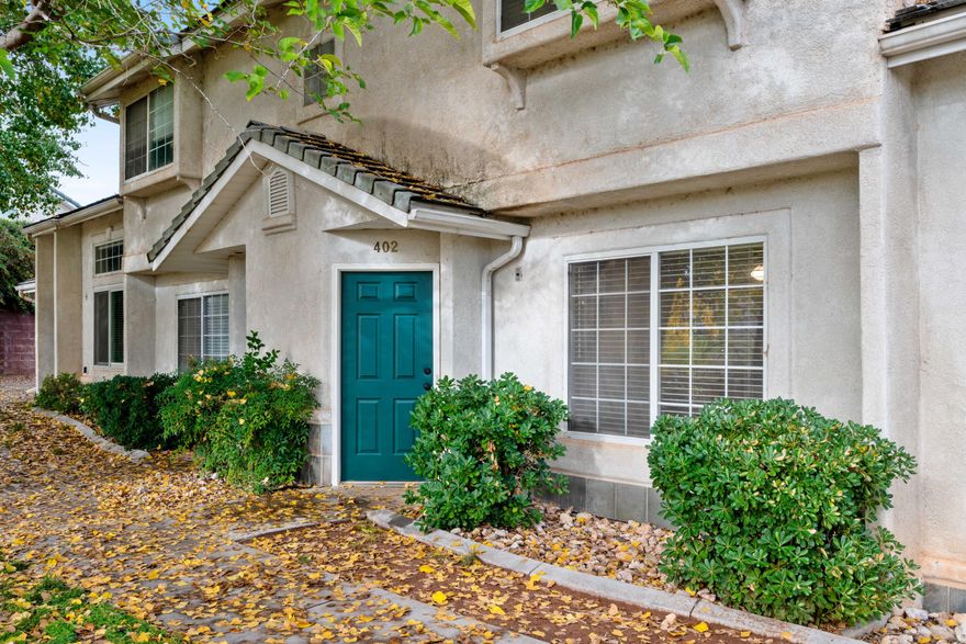 Cute 3 bedroom townhome.  Great investment property.  Move in ready.  New carpet.