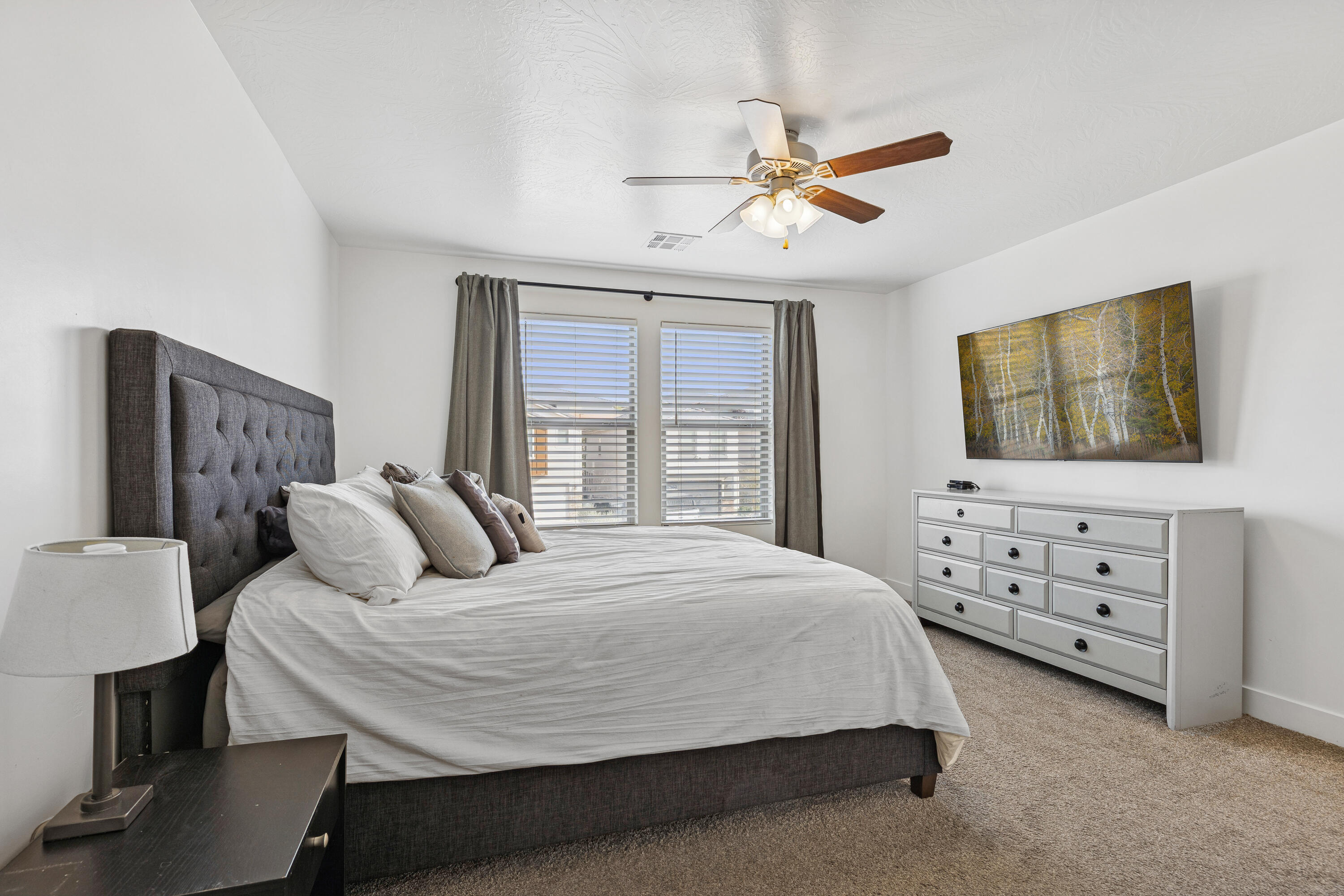 DESERT HOLLOW - Residential