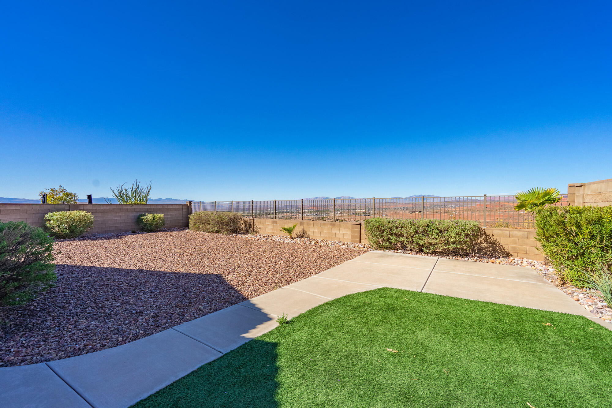 HIGHLAND PARK AT THE CORAL CANYON - Residential