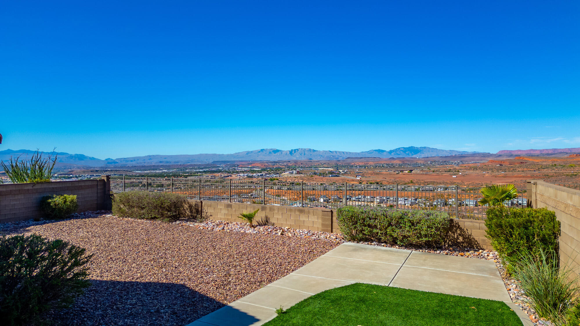 HIGHLAND PARK AT THE CORAL CANYON - Residential