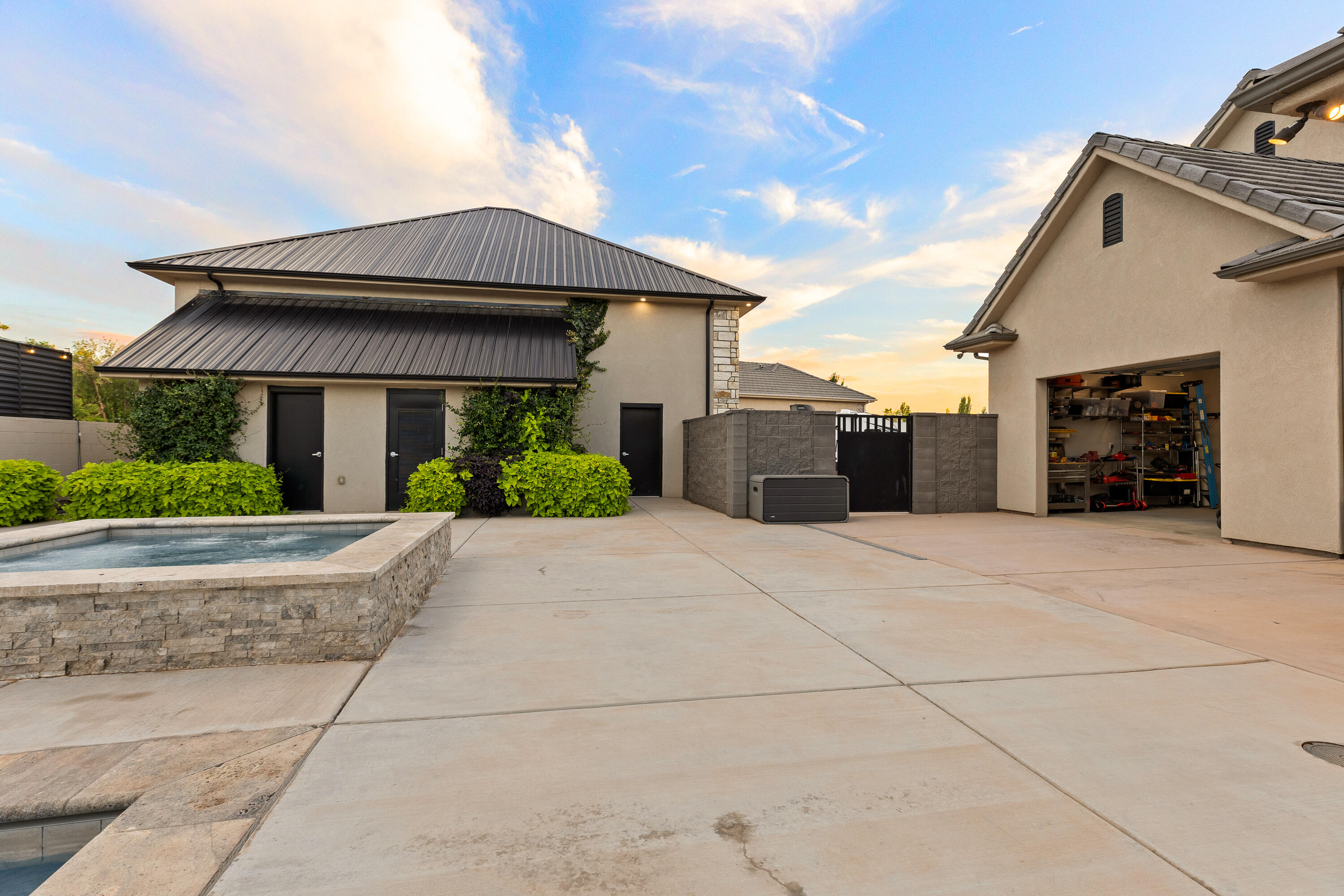 HARDCASTLE ESTATES - Residential