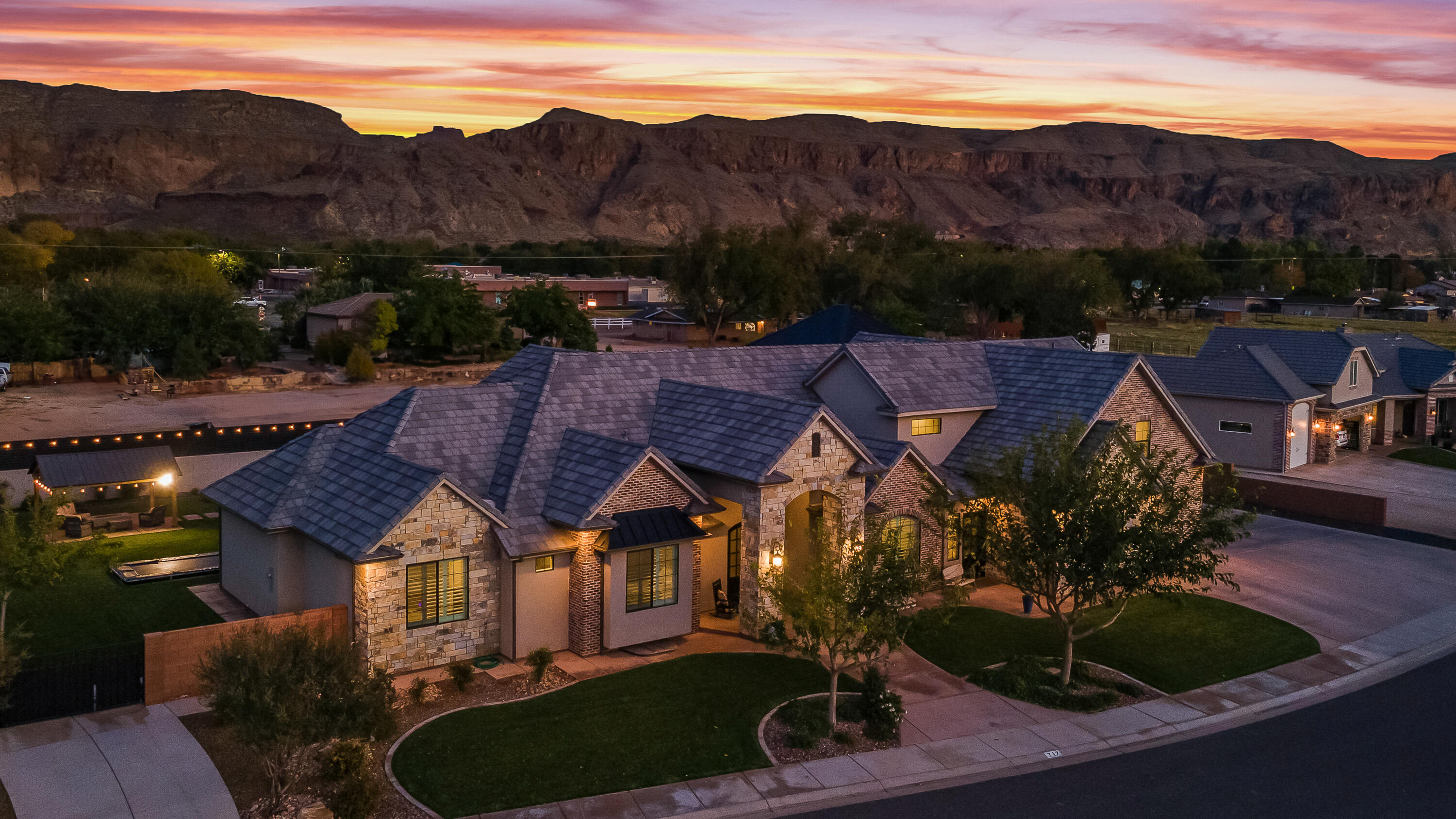 HARDCASTLE ESTATES - Residential