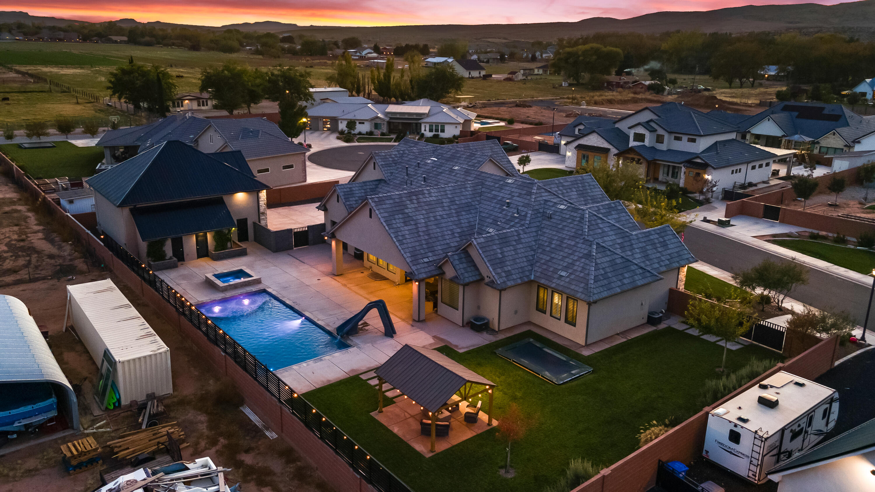 HARDCASTLE ESTATES - Residential