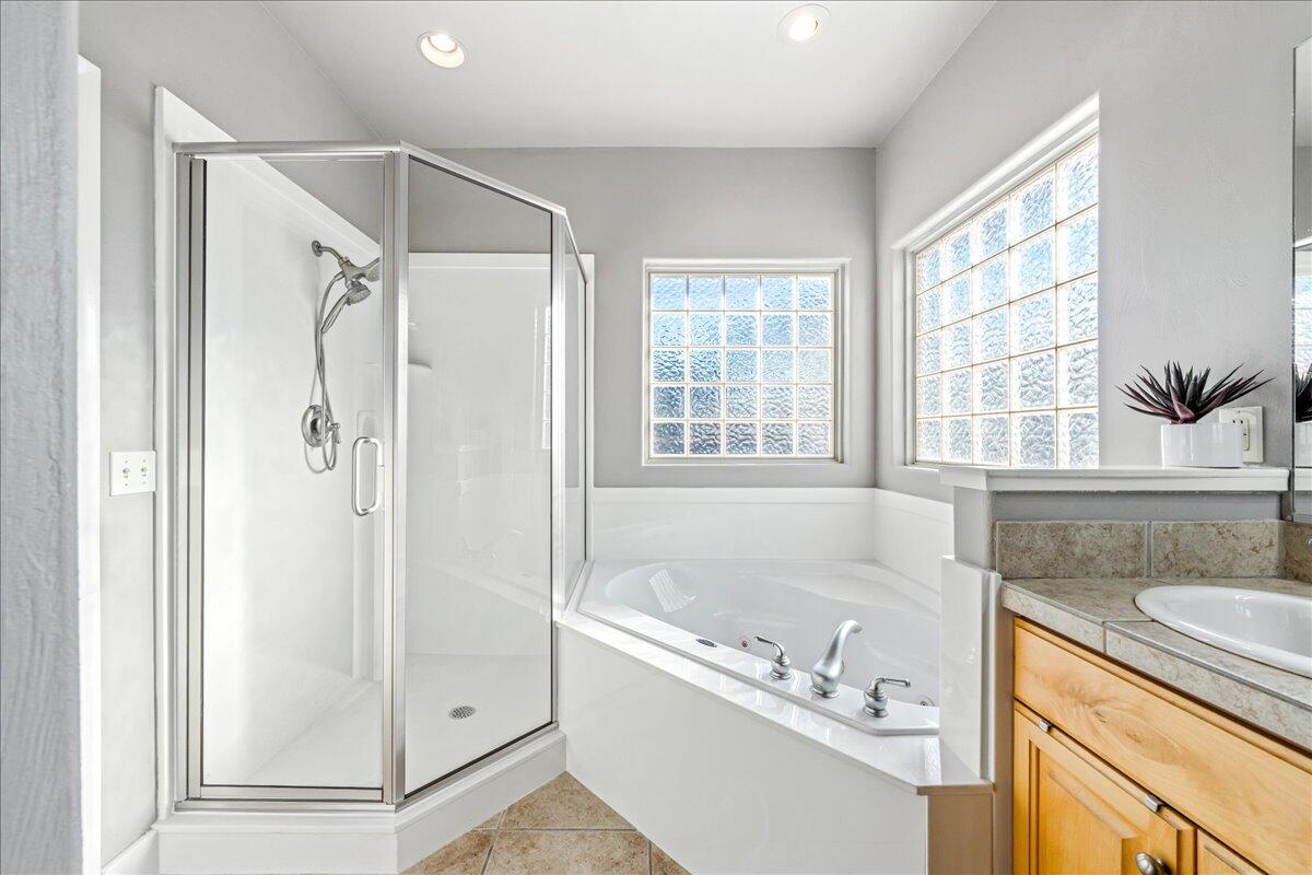 RIVER CREST TOWNHOMES - Residential