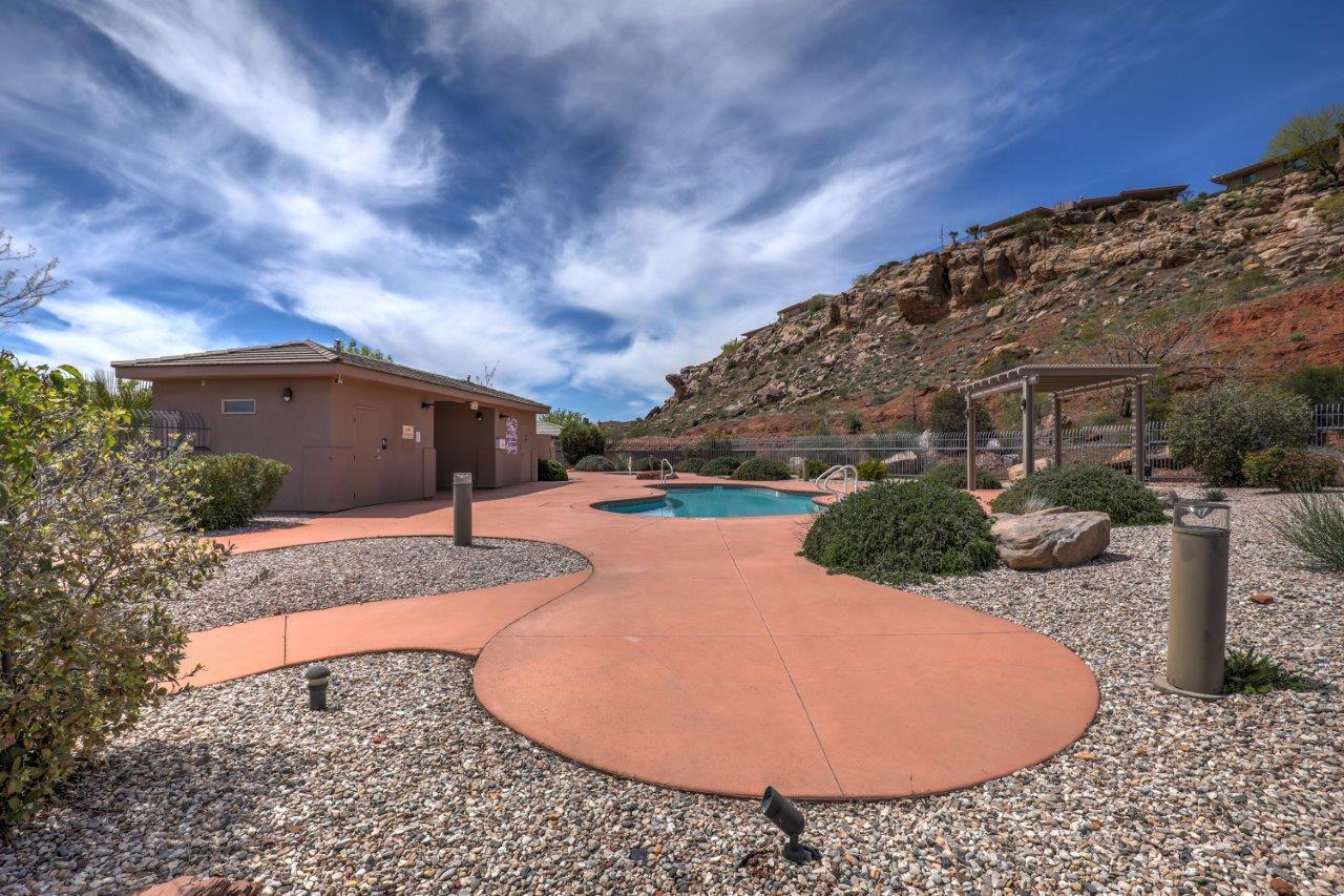 RIVER CREST TOWNHOMES - Residential