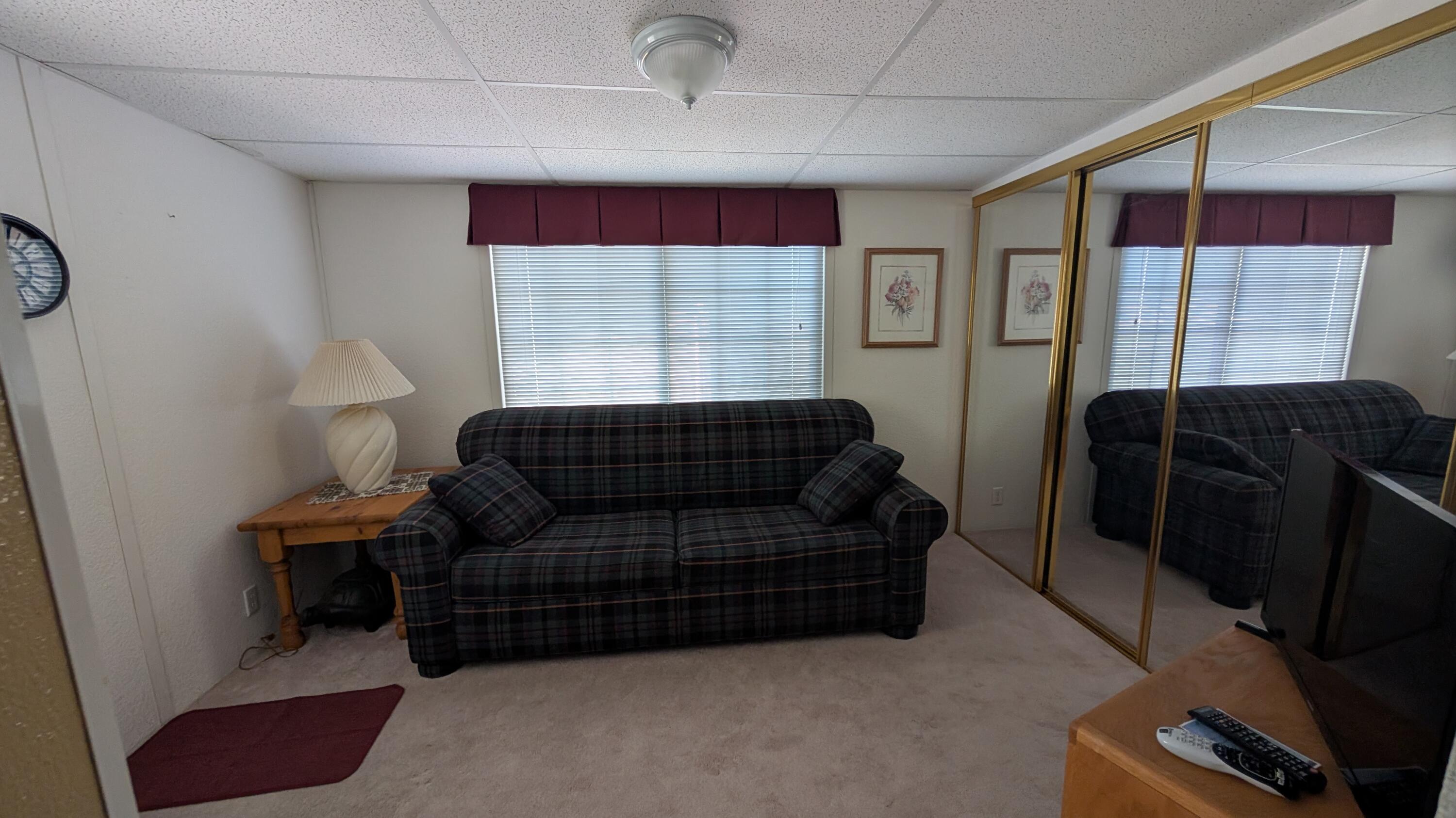 HARRISBURG LAKESIDE ESTATES - Residential